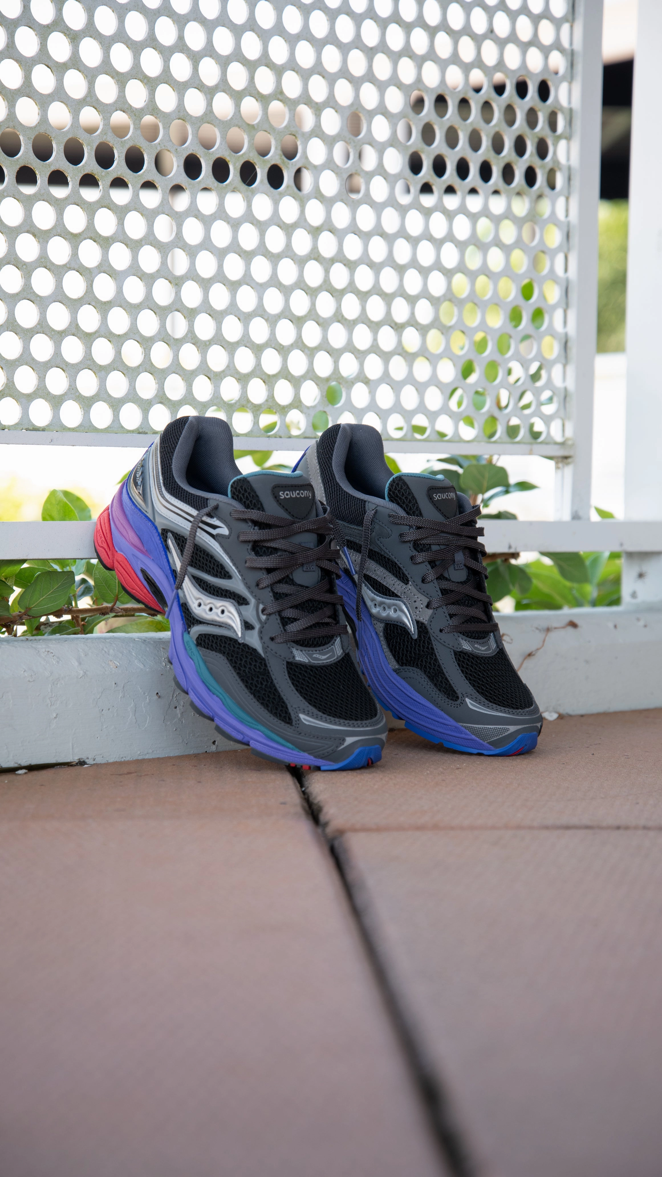 Mens Saucony ProGrid Omni 9 Galaxy (Black/Multi) Saucony versatile athletic footwear
