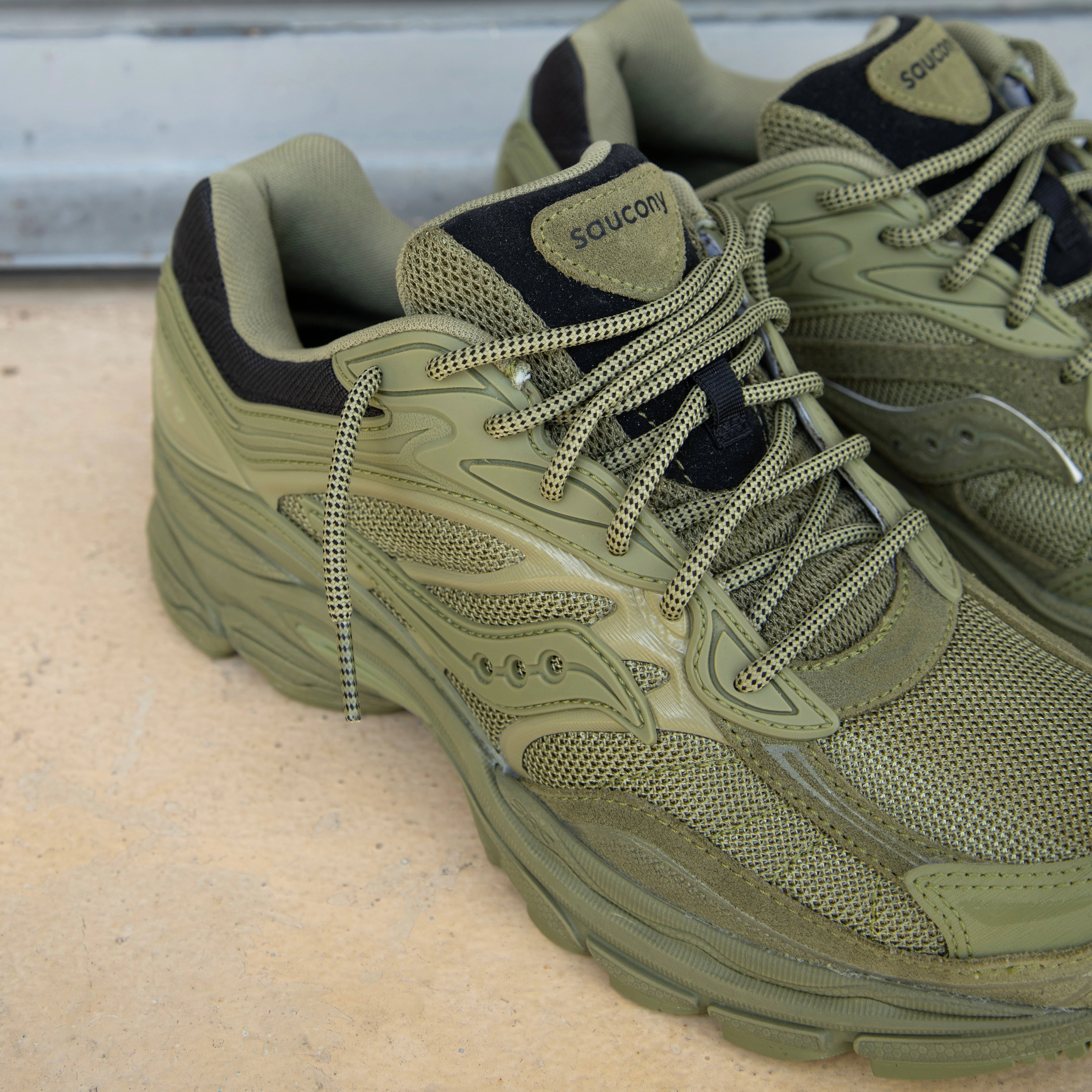 Mens Saucony ProGrid Omni 9 (Green/Vert) Saucony versatile athletic footwear