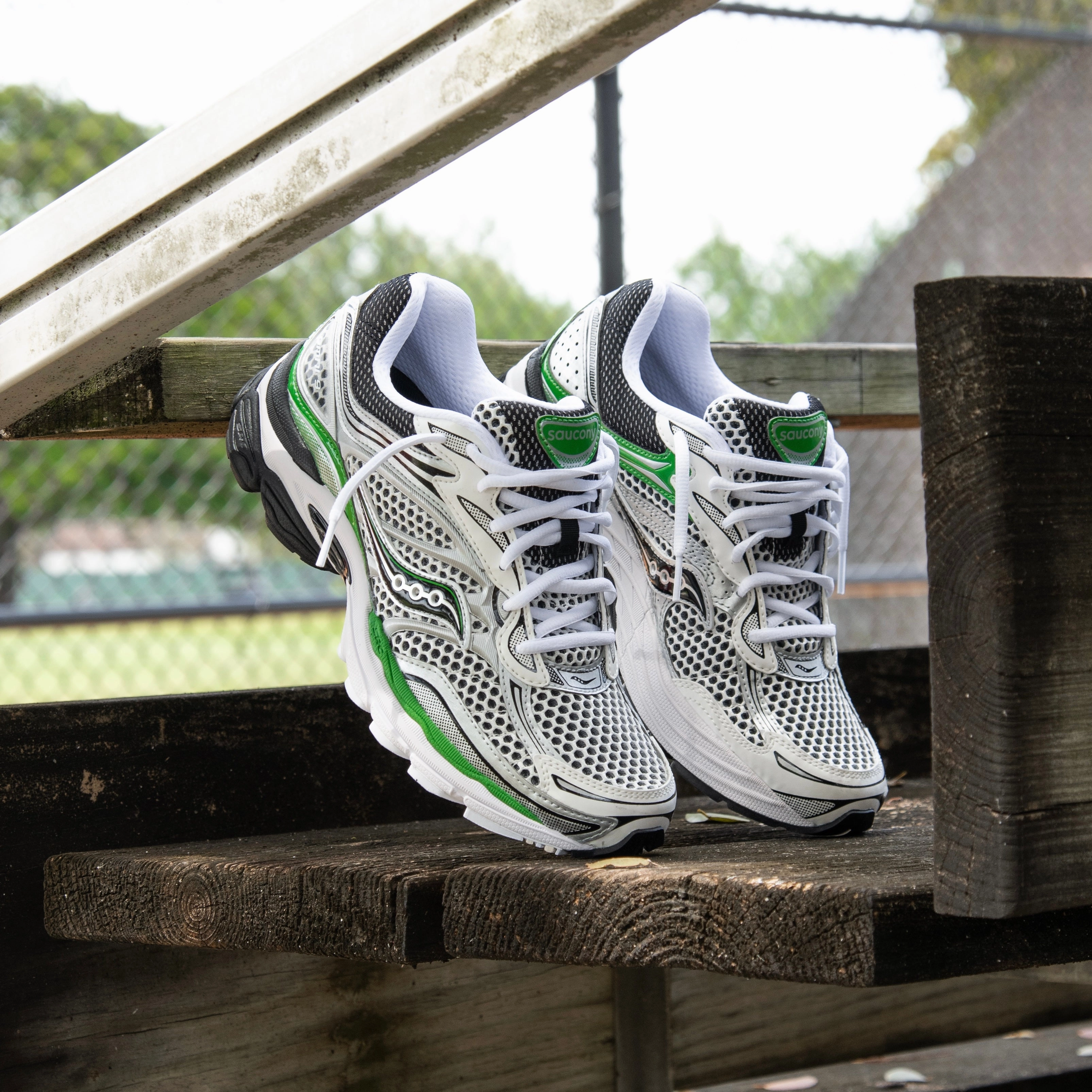 Mens Saucony ProGrid Omni 9 (Silver/Green) Saucony versatile athletic footwear