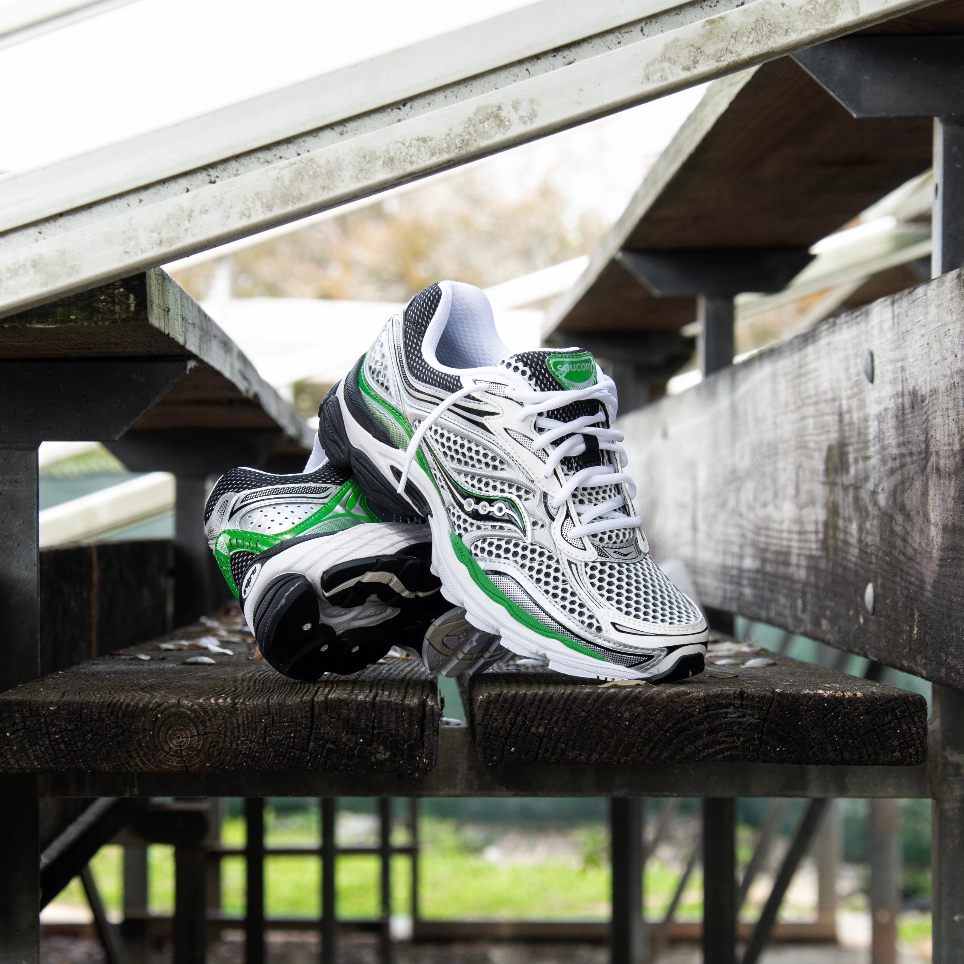 Mens Saucony ProGrid Omni 9 (Silver/Green) Saucony versatile athletic footwear