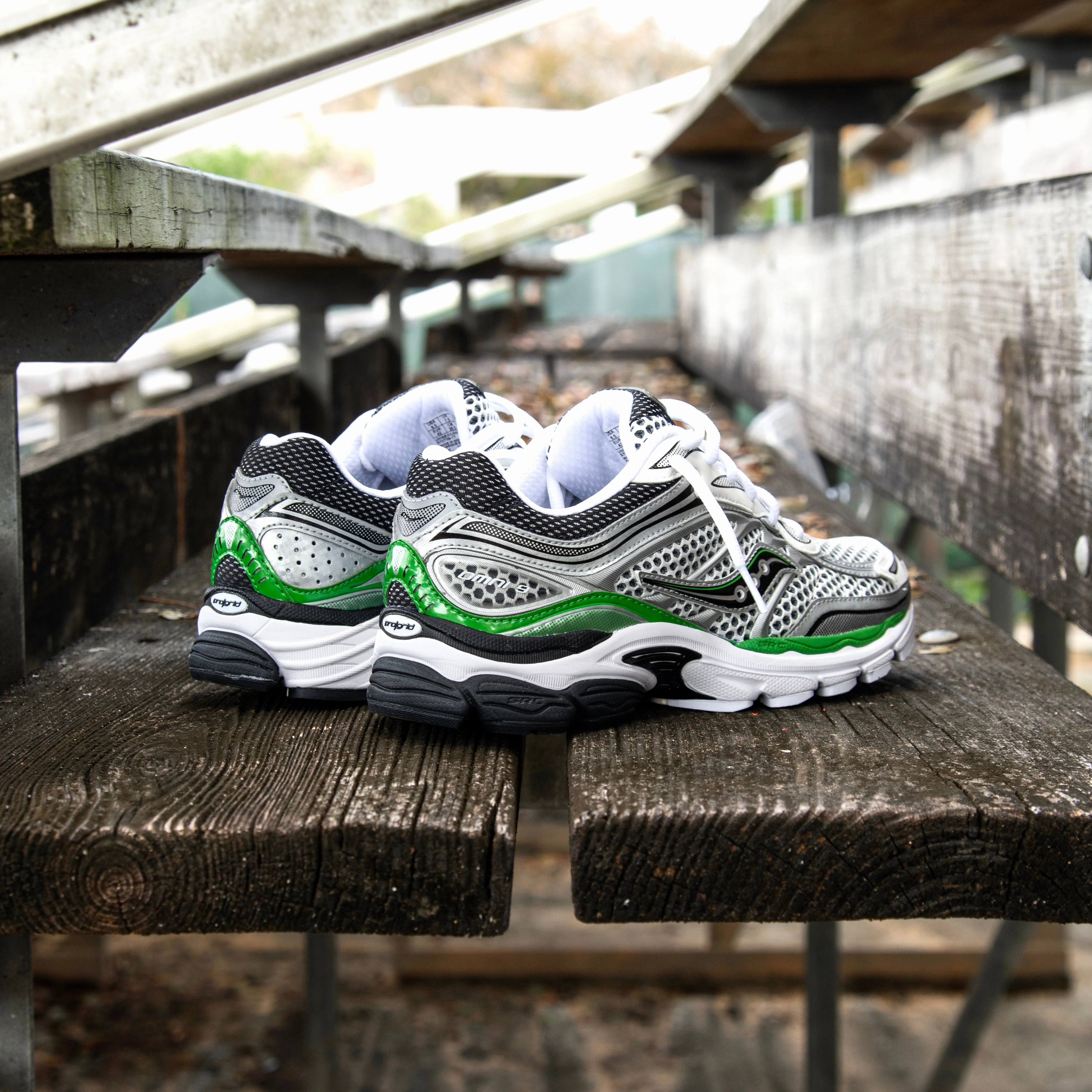 Mens Saucony ProGrid Omni 9 (Silver/Green) Saucony versatile athletic footwear