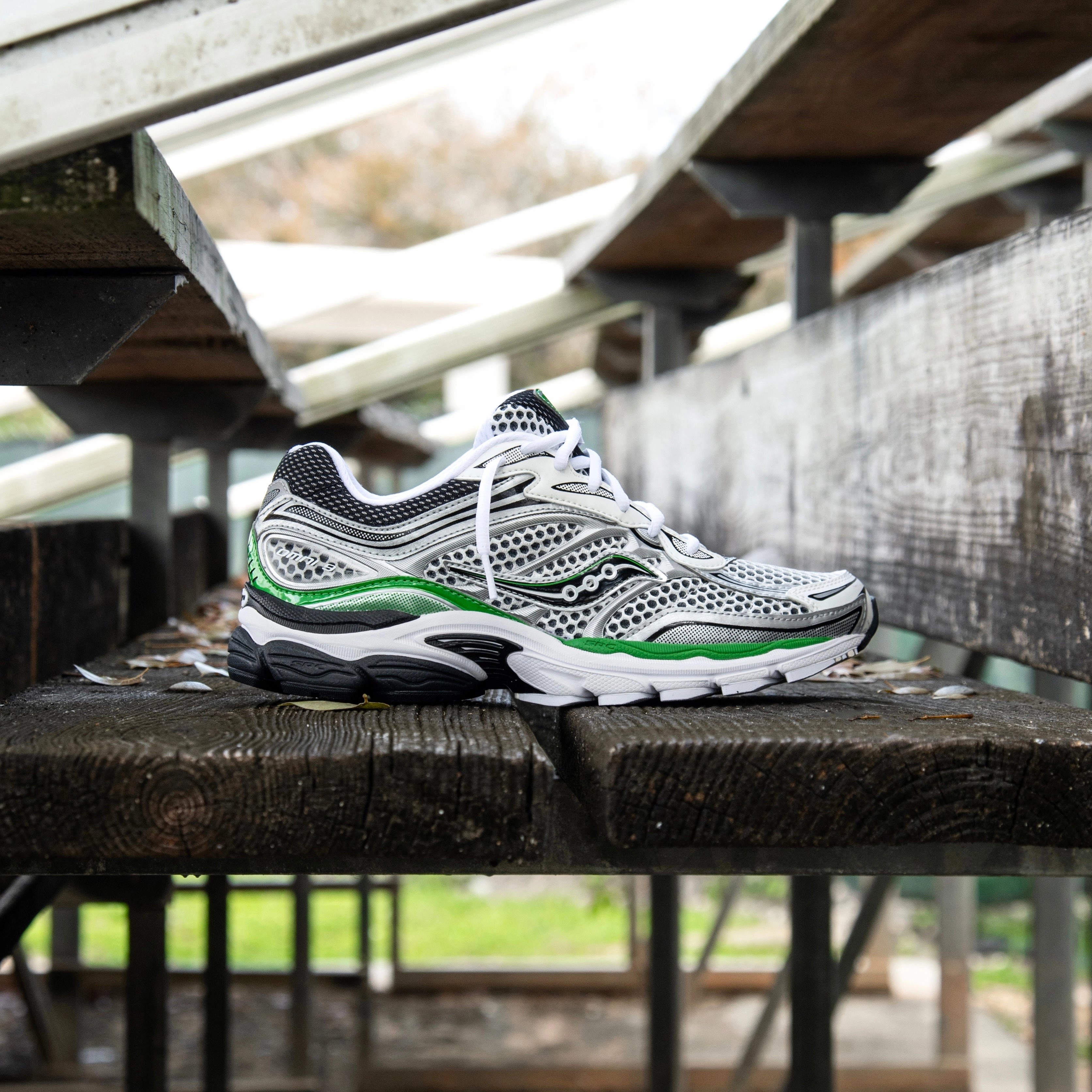 Mens Saucony ProGrid Omni 9 (Silver/Green) Saucony all-day comfort athletic sneakers