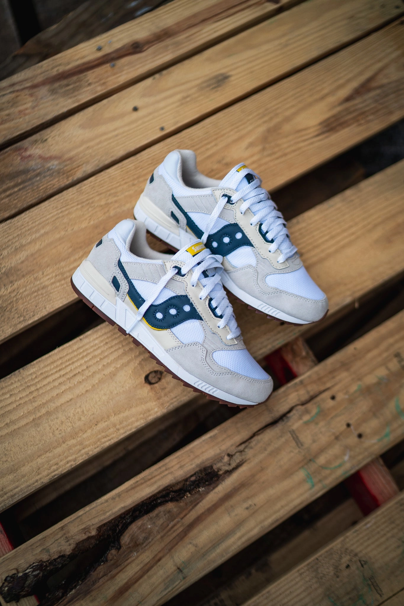 Mens Saucony Shadow 5000 (White/Navy) Saucony versatile athletic footwear
