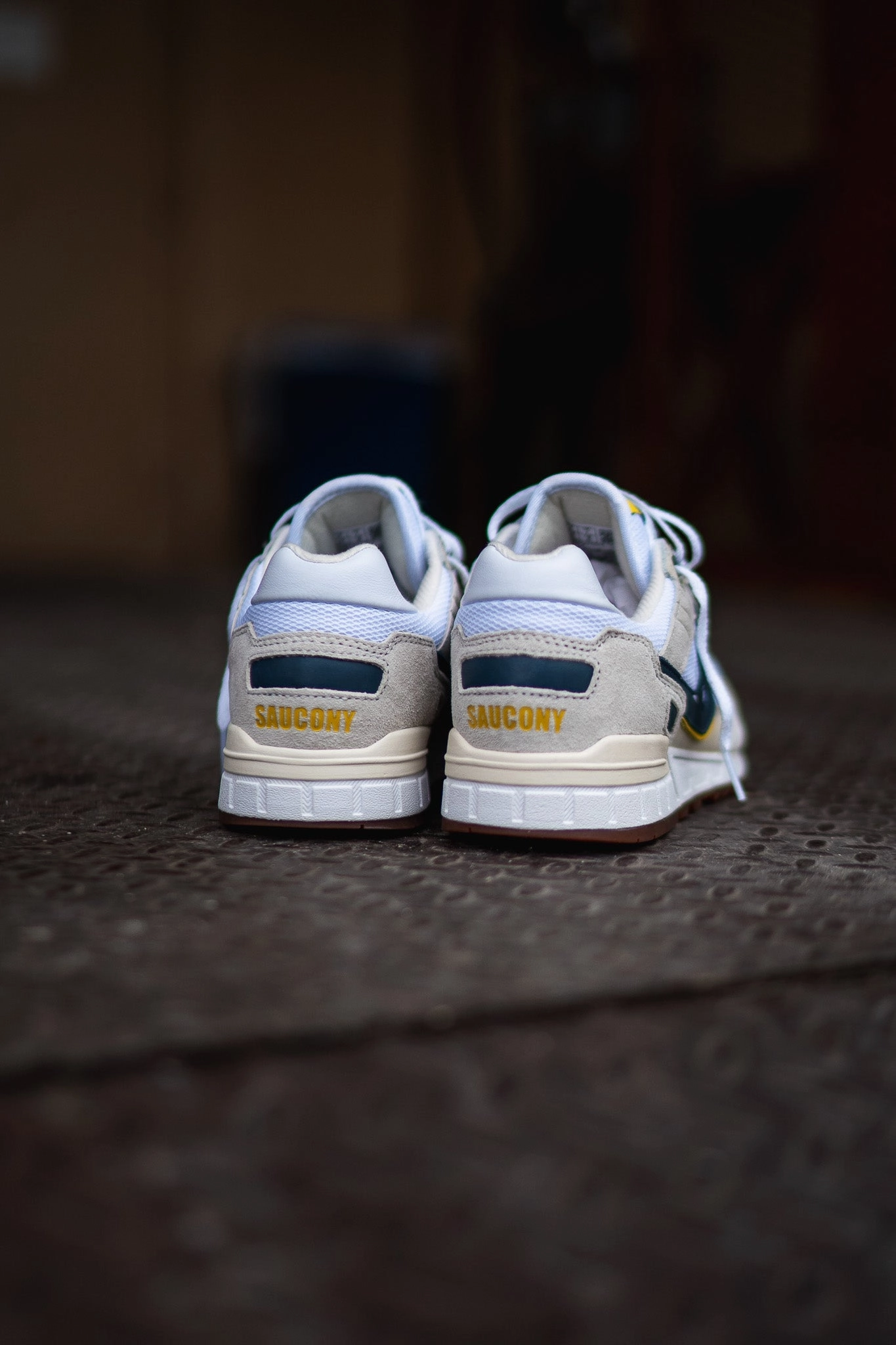 Mens Saucony Shadow 5000 (White/Navy) Saucony versatile athletic footwear
