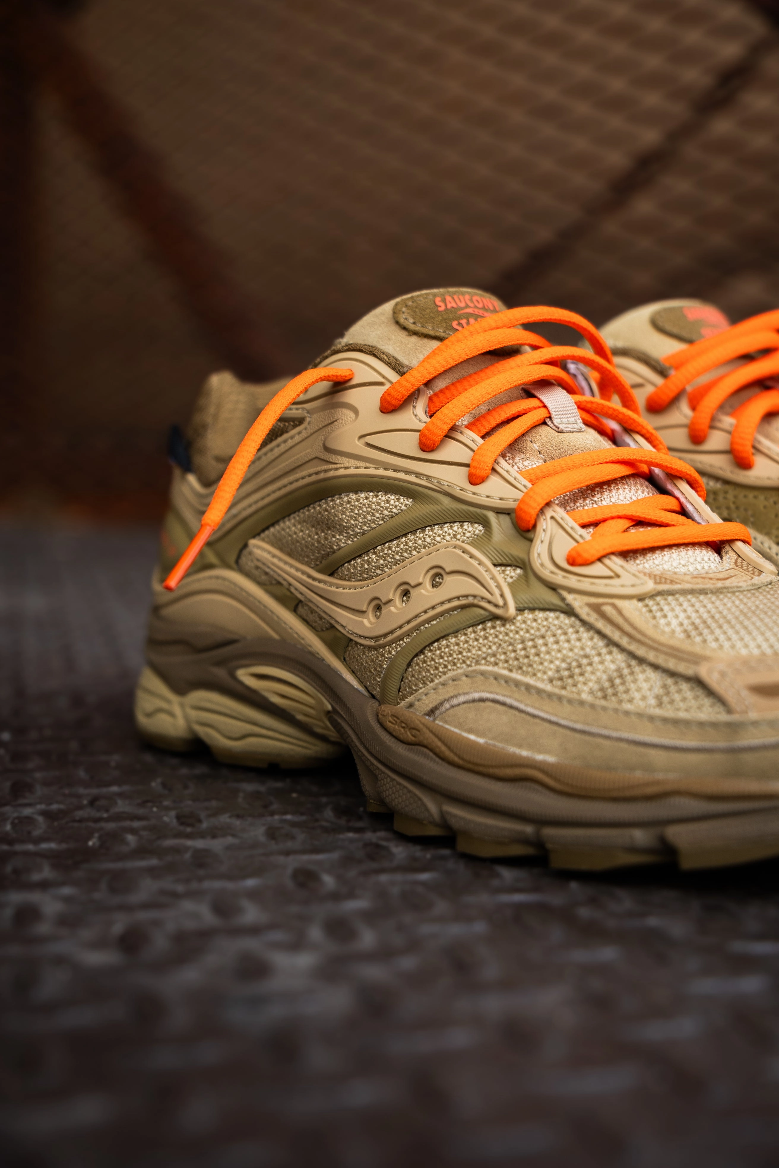 Mens Saucony x Starcow ProGrid Omni 9 (Beige/Tan) Saucony versatile athletic footwear