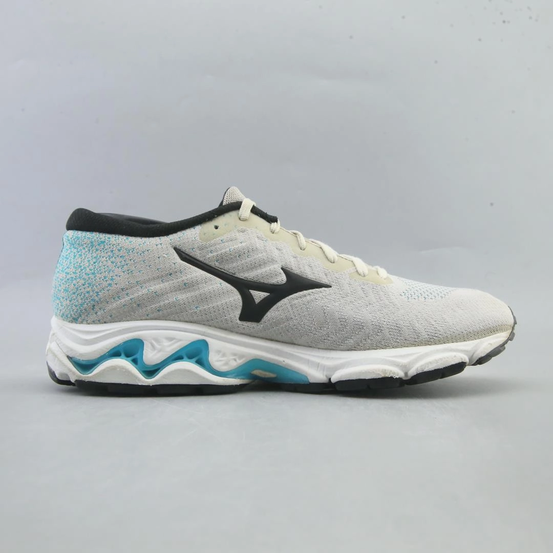MIZUNO WAVE INSPIRE 16 Mizuno sport shoe styles