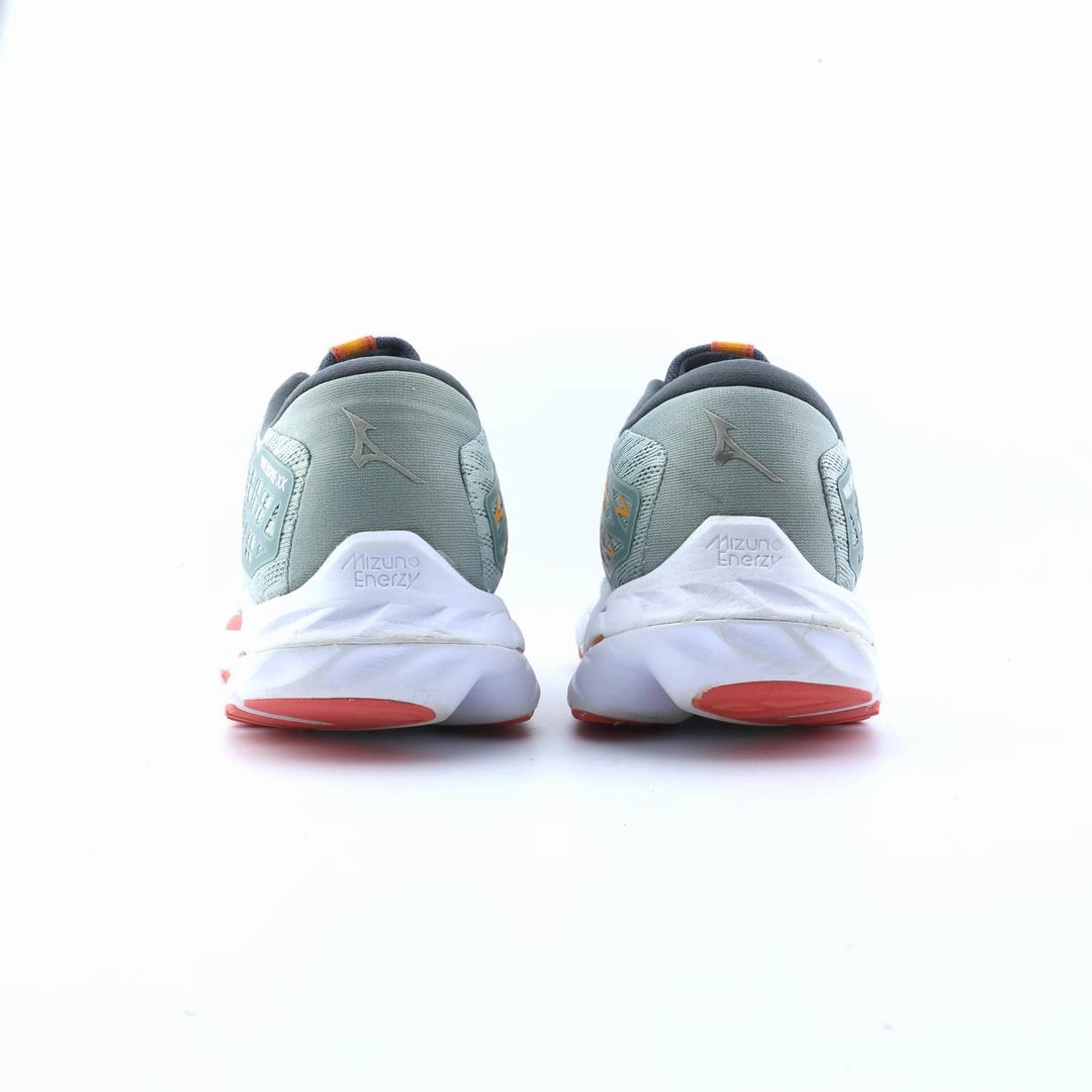 MIZUNO WAVE INSPIRE 20 Mizuno sport shoe styles