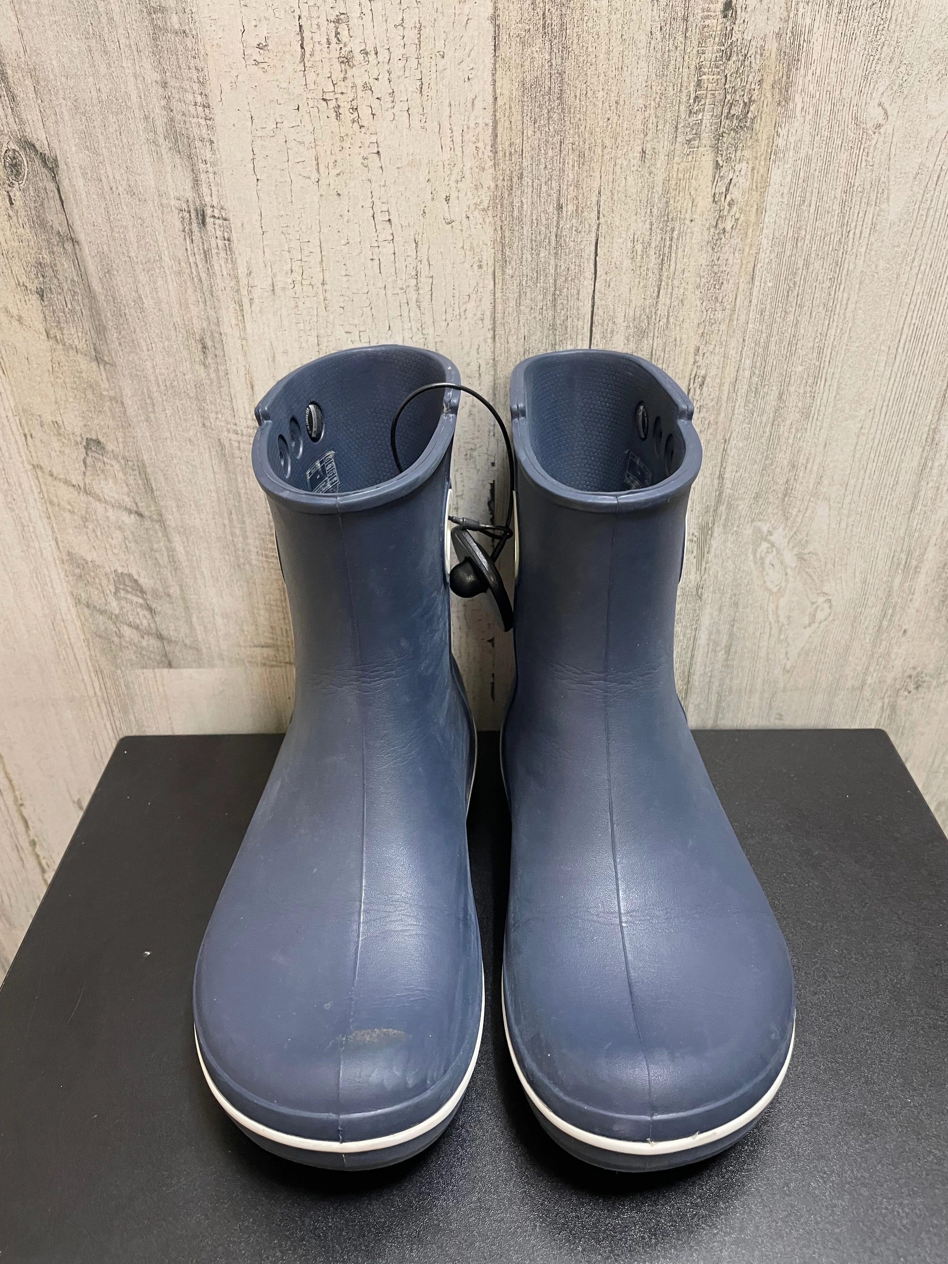 Navy Boots Ankle Flats Crocs, Size 6 Lightweight Clogs