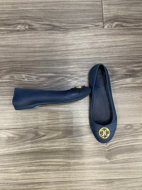 Navy Shoes Flats Crocs, Size 8 Crocs clogs with lightweight comfort