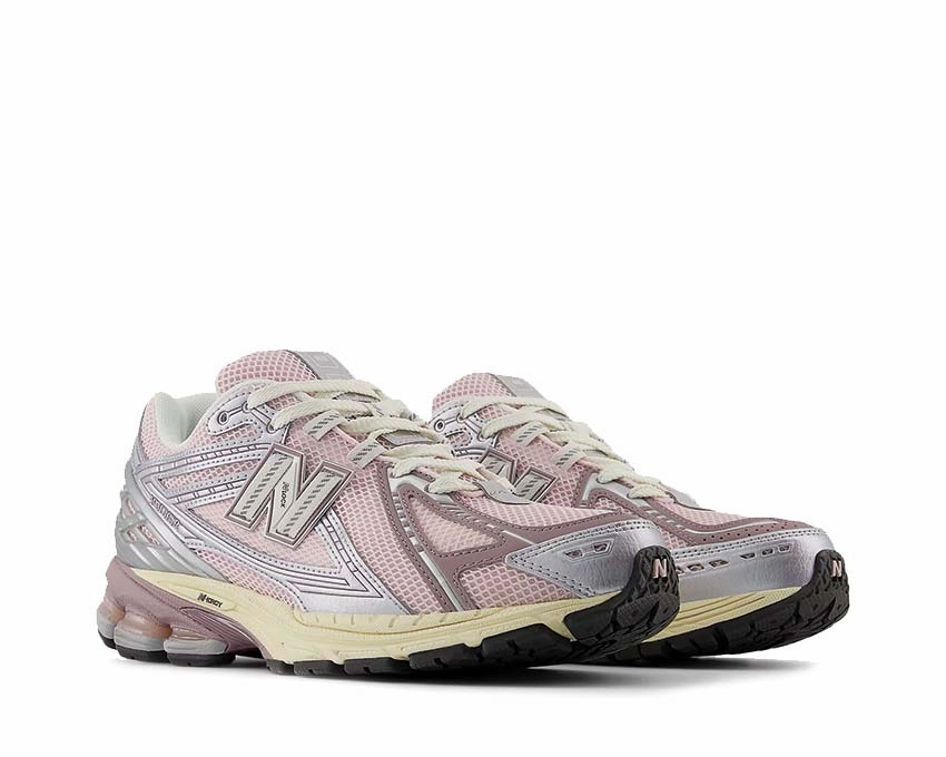 New Balance 1906R "Rose Sugar" New Balance athletic sneakers