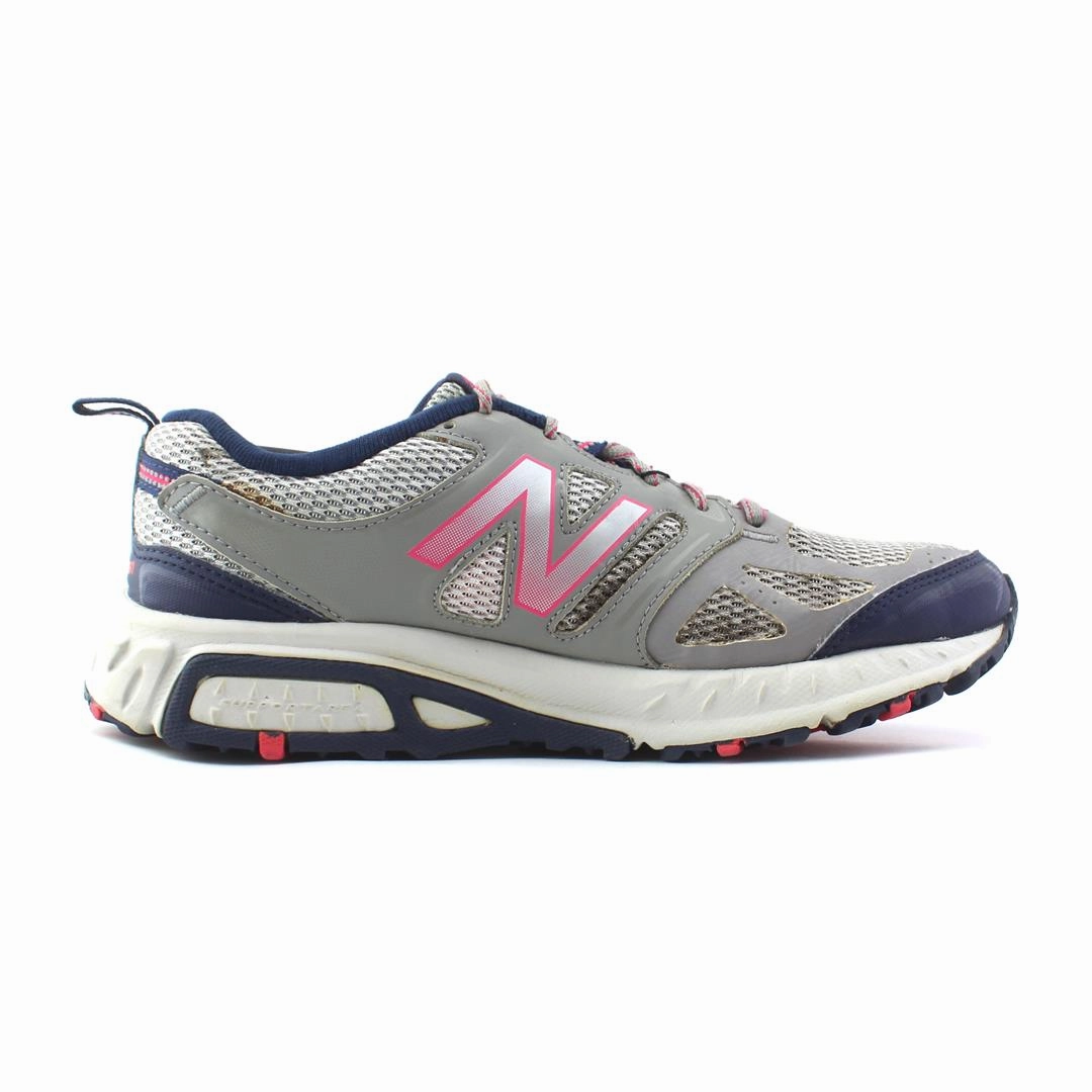 NEW BALANCE 412 V2 retro New Balance shoe shots
