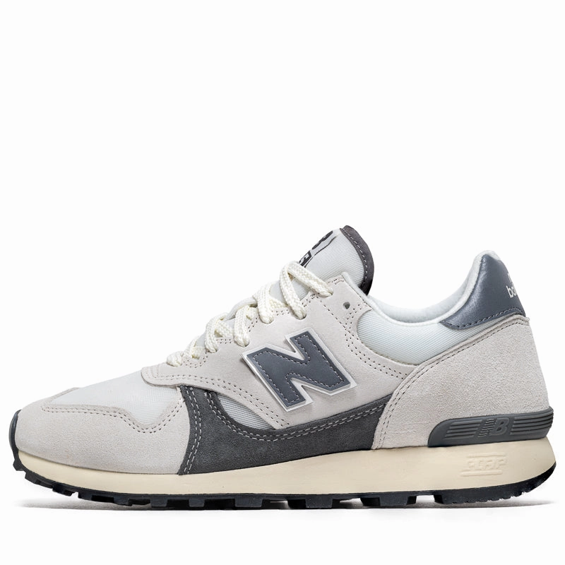 New Balance 475 - Sea Salt/Castlerock New Balance casual trainers with arch support