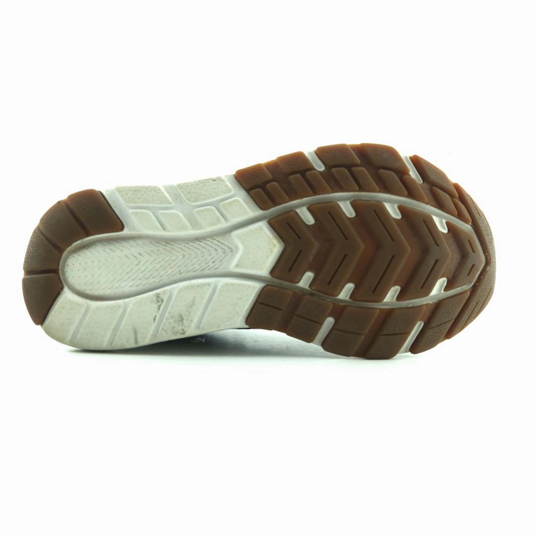 NEW BALANCE 519 New Balance casual shoe looks
