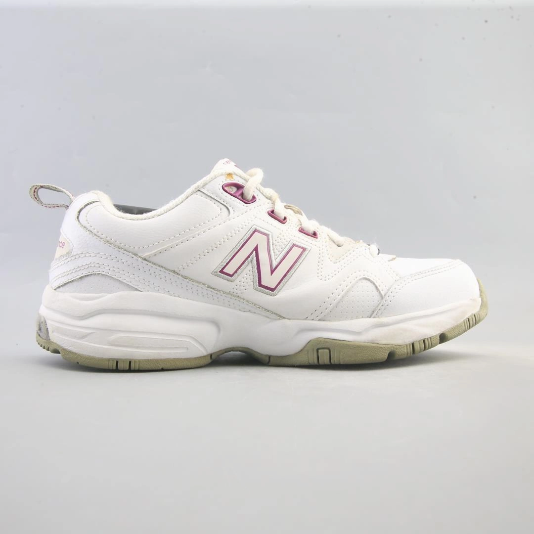 NEW BALANCE  609 V2 stylish New Balance designs