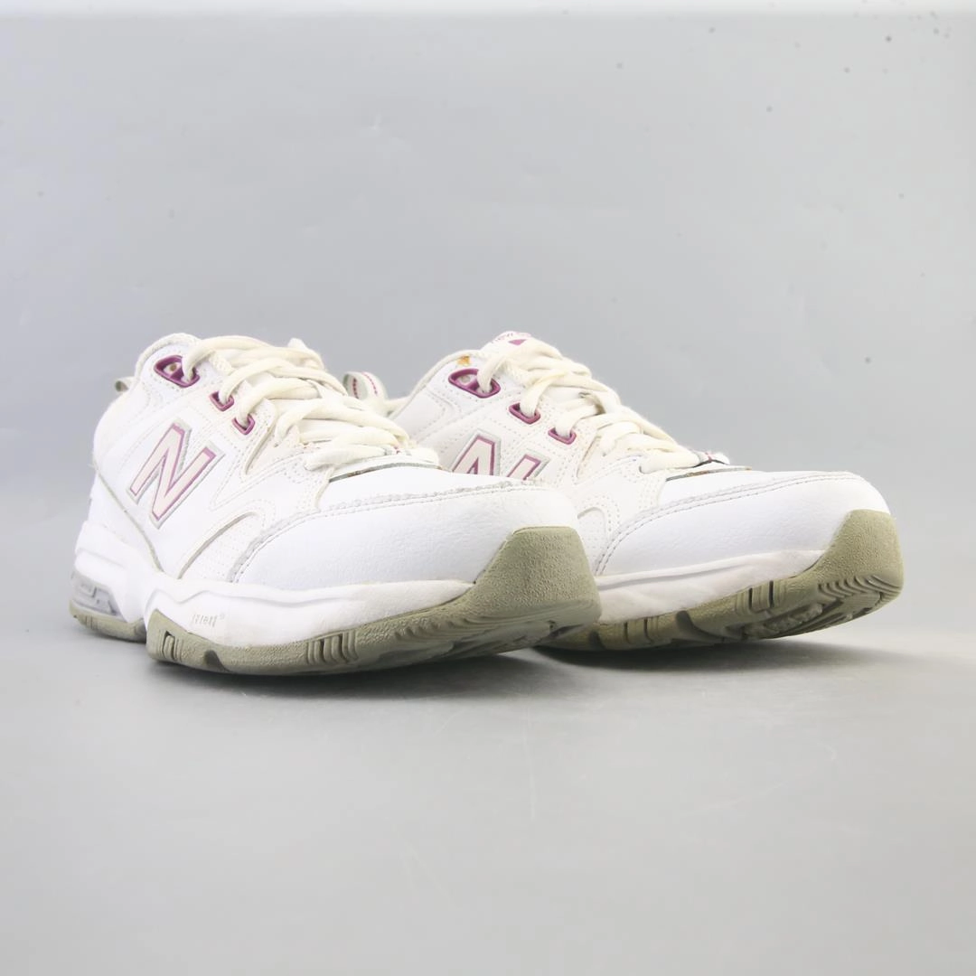 NEW BALANCE  609 V2 stylish New Balance designs