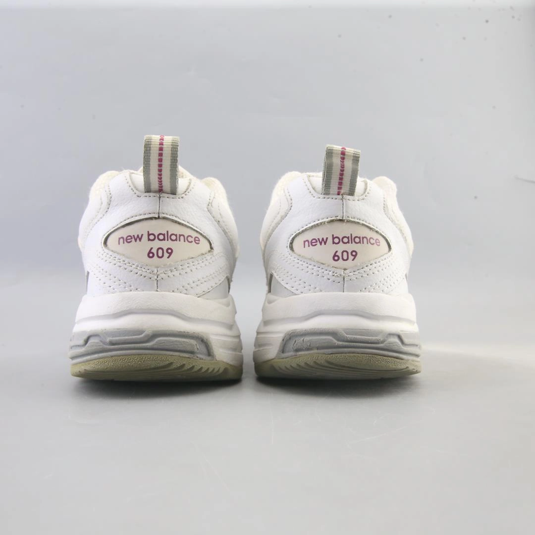 NEW BALANCE  609 V2 stylish New Balance designs