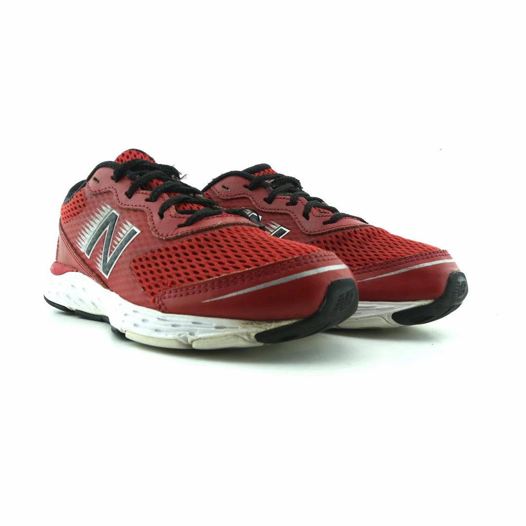 NEW BALANCE 680V6 New Balance casual shoe looks