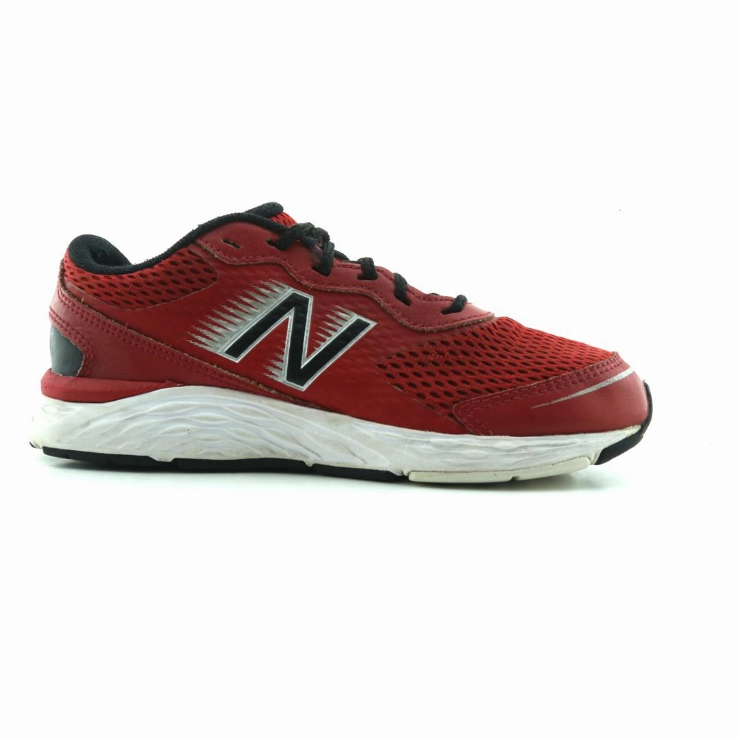 NEW BALANCE 680V6 New Balance casual shoe looks
