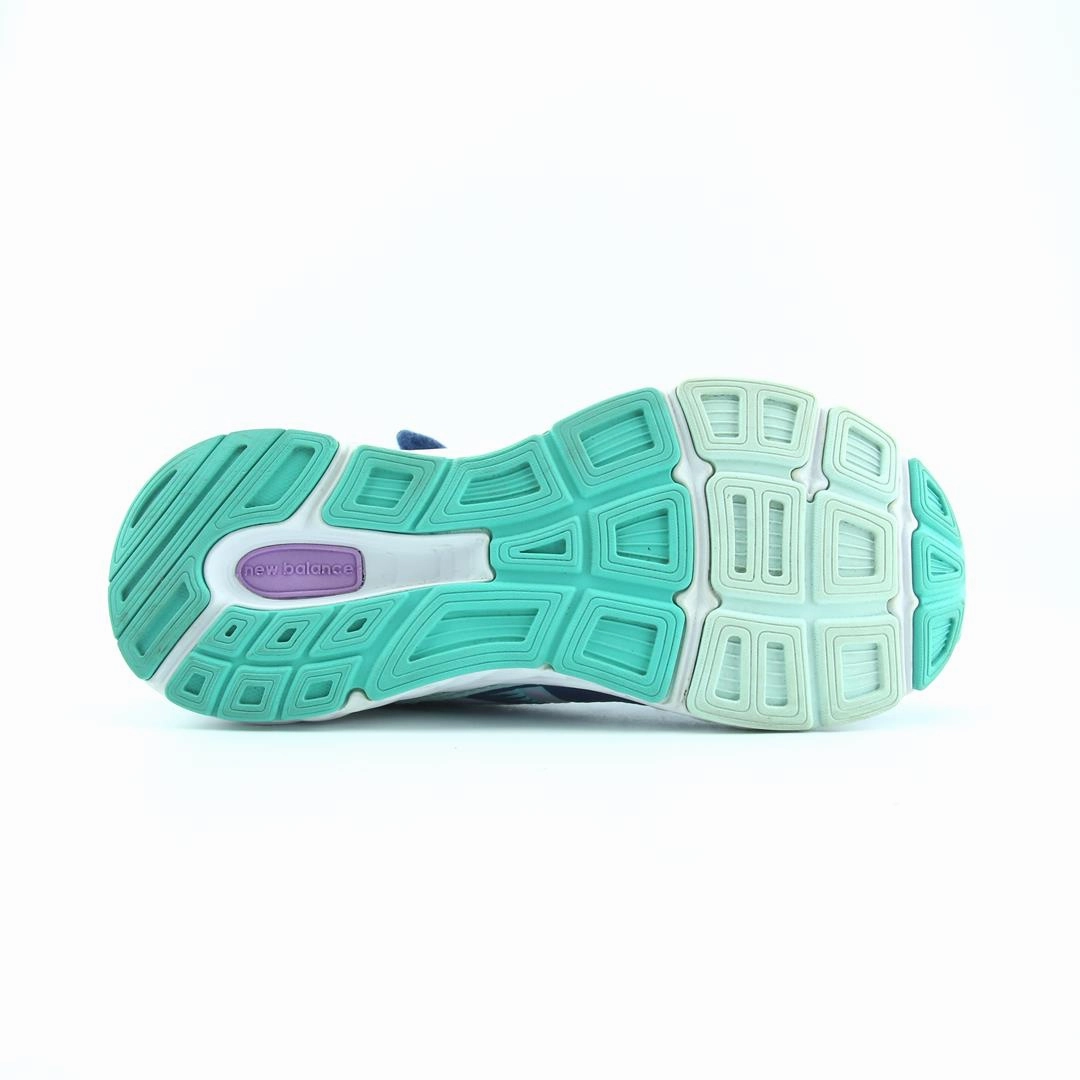 NEW BALANCE 680V6 New Balance trainer visuals