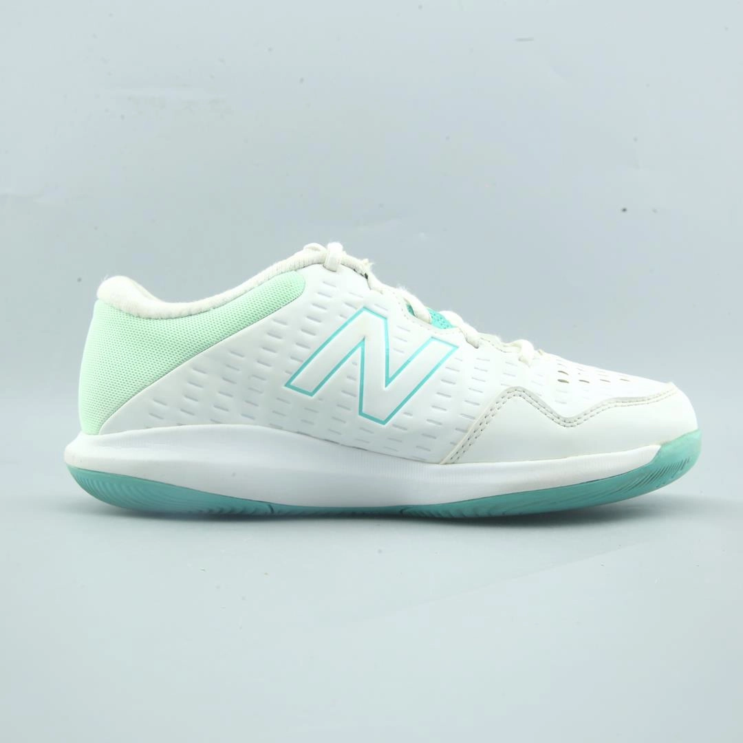 NEW BALANCE  696V4 New Balance trainer visuals
