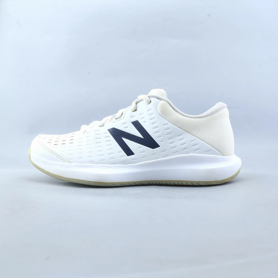 NEW BALANCE 696V4 New Balance supportive sneaker models