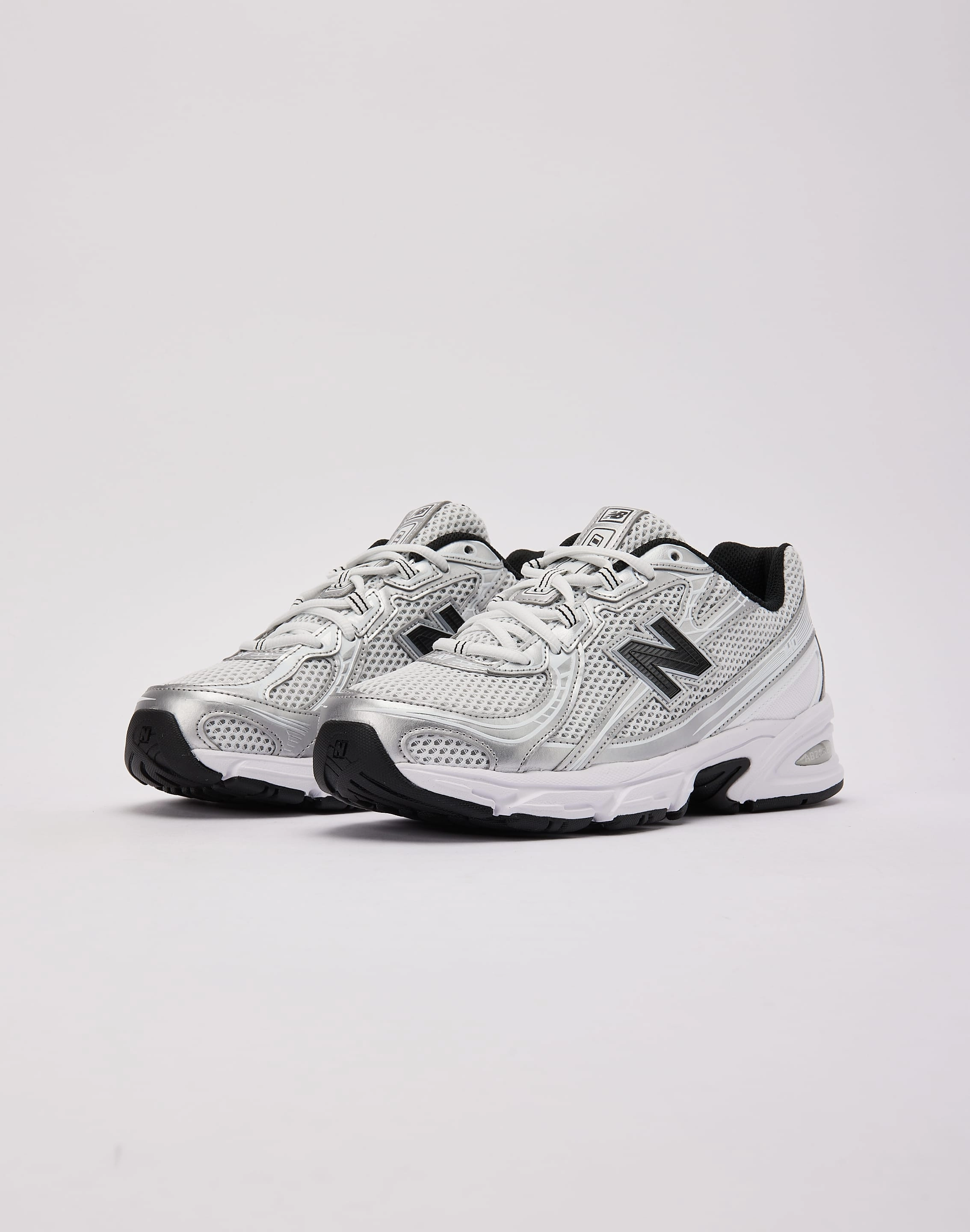 New Balance 740 Cushioned Shoes