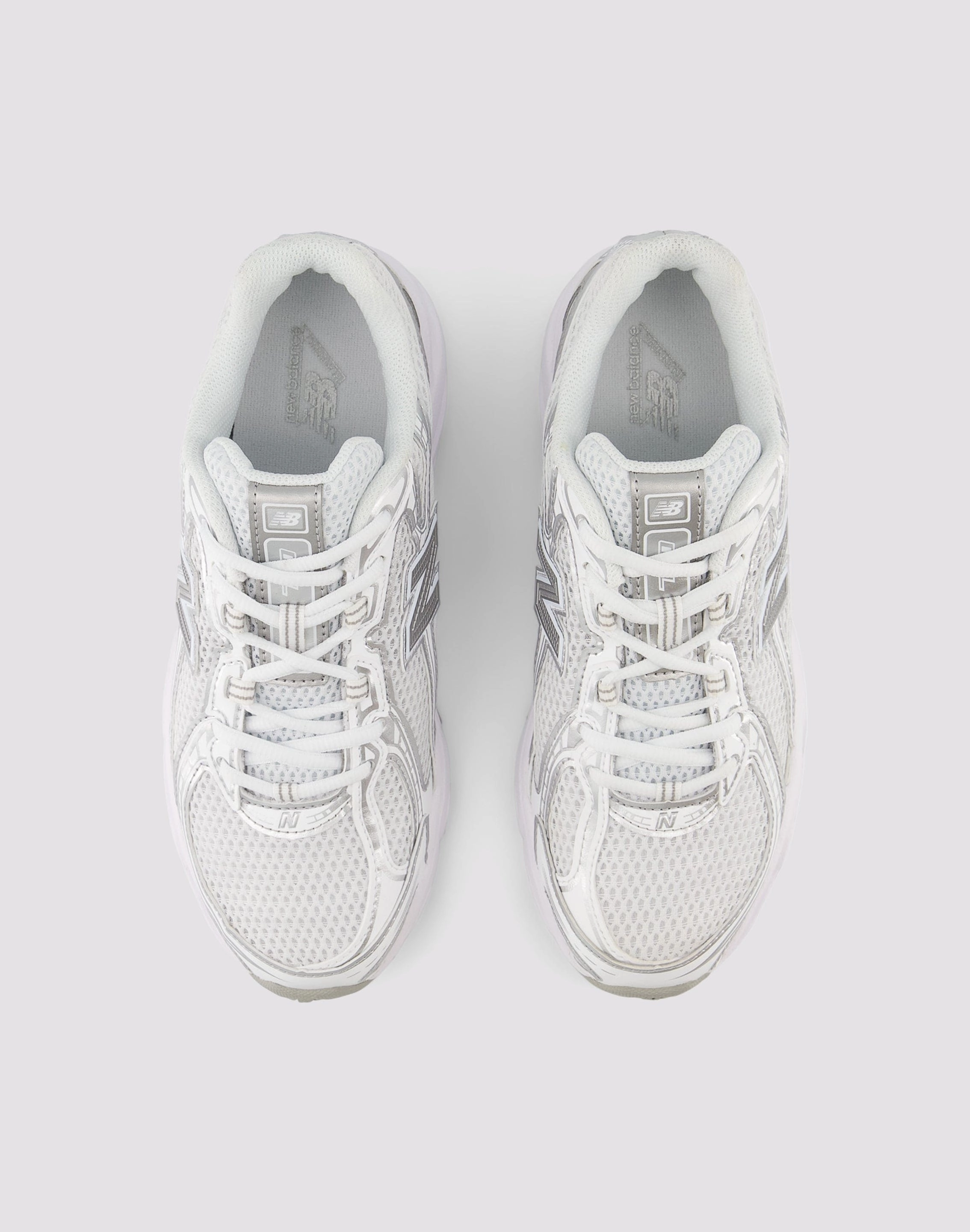 New Balance 740 Cushioned Shoes