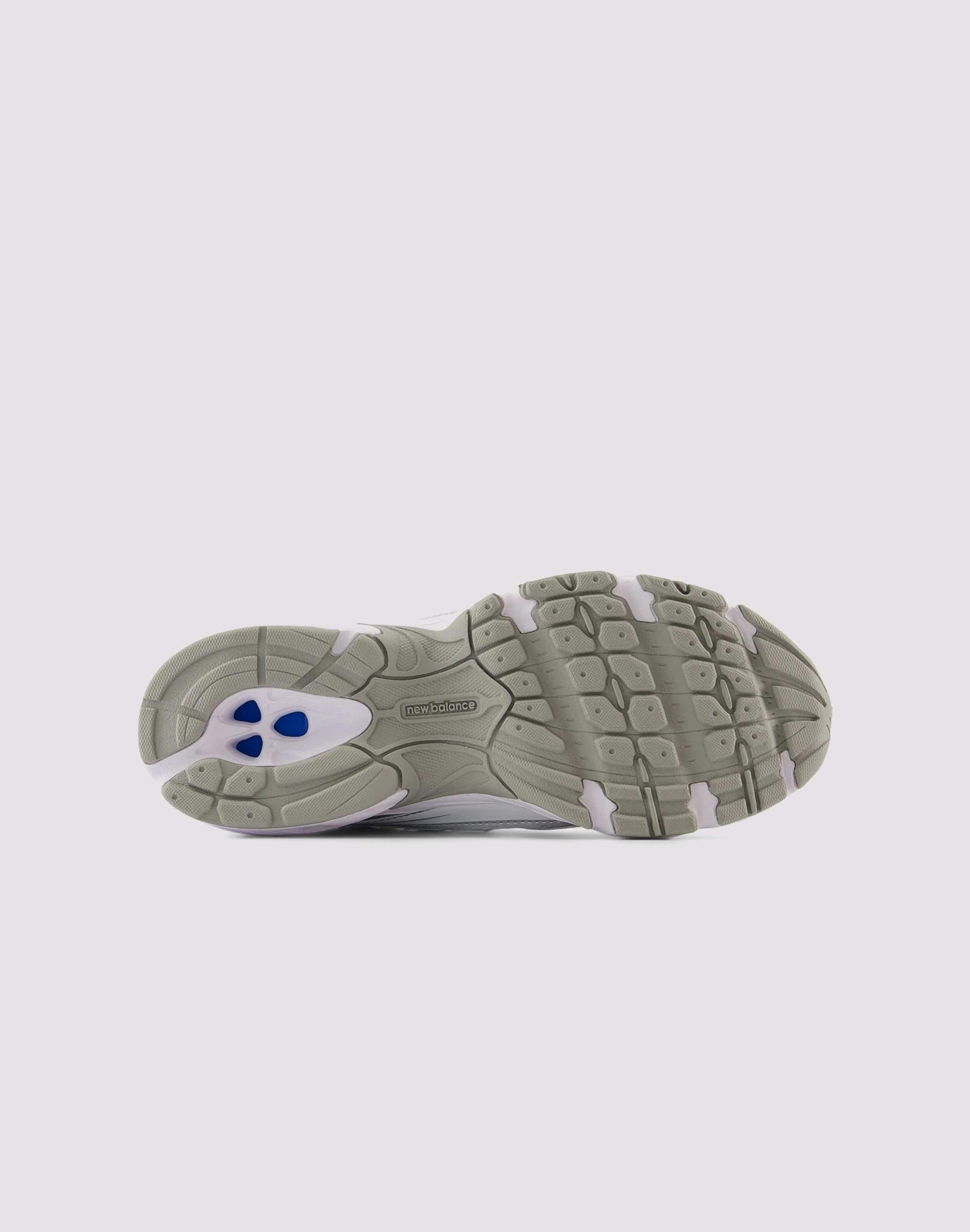New Balance 740 Cushioned Shoes