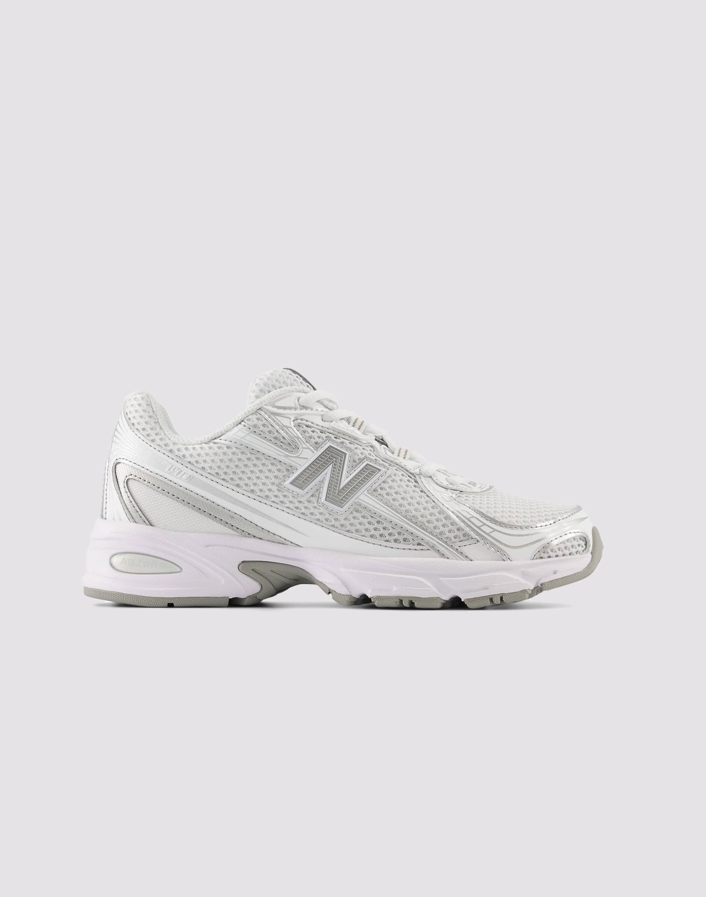 New Balance 740 New Balance sneakers with cushioned midsoles