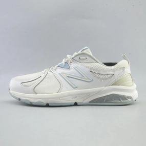 NEW BALANCE 857V2 New Balance athletic performance footwear