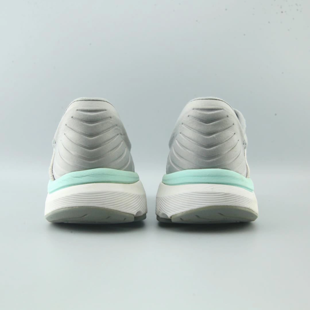NEW BALANCE 860 V10 New Balance trainer visuals