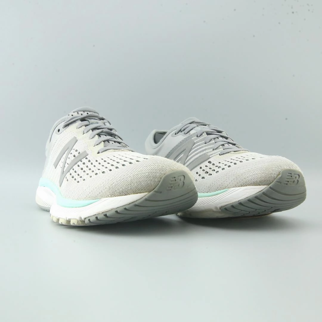 NEW BALANCE 860 V10 New Balance trainer visuals