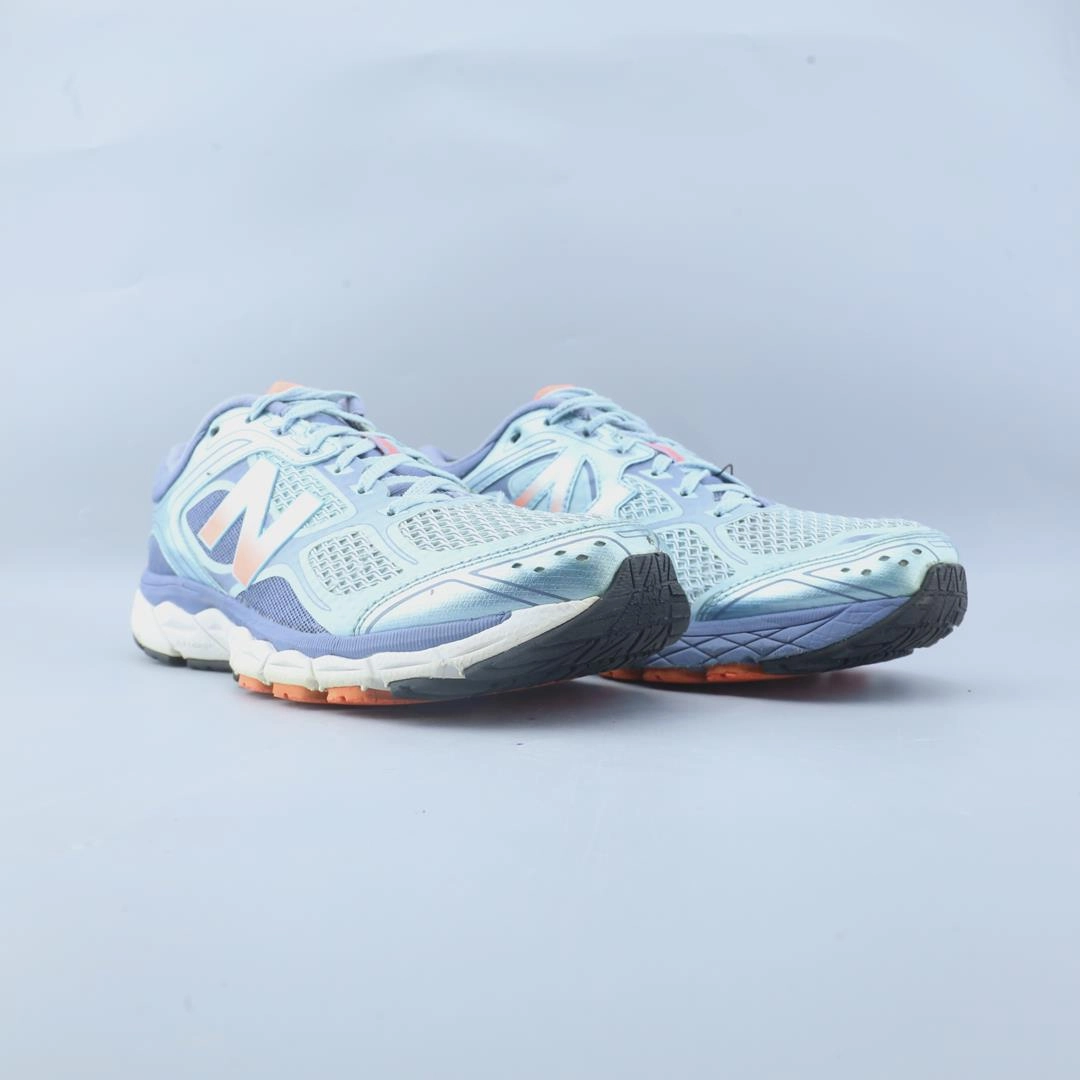 NEW BALANCE 860 V6 stylish New Balance designs