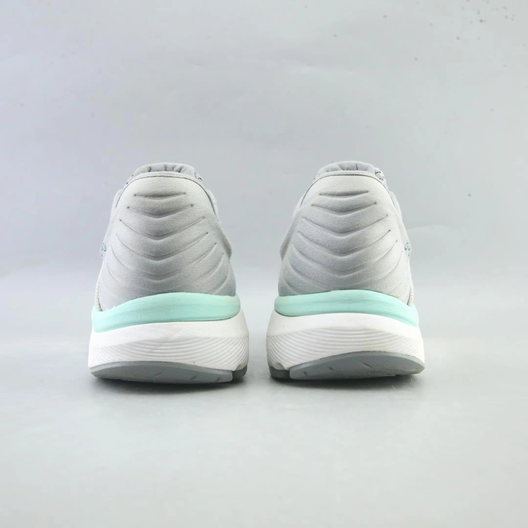 NEW BALANCE 860V10 New Balance casual shoe looks