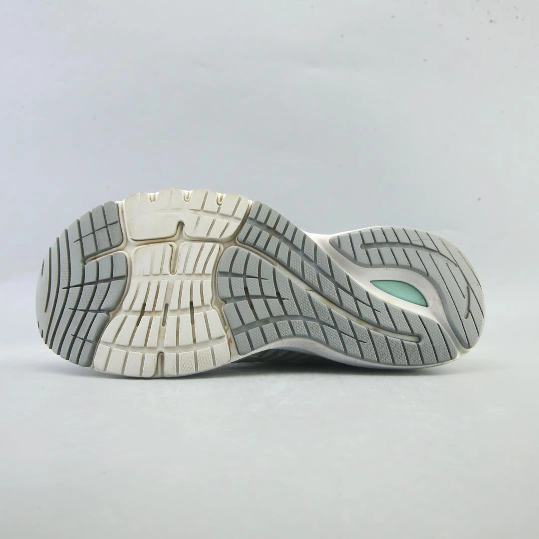NEW BALANCE 860V10 New Balance casual shoe looks