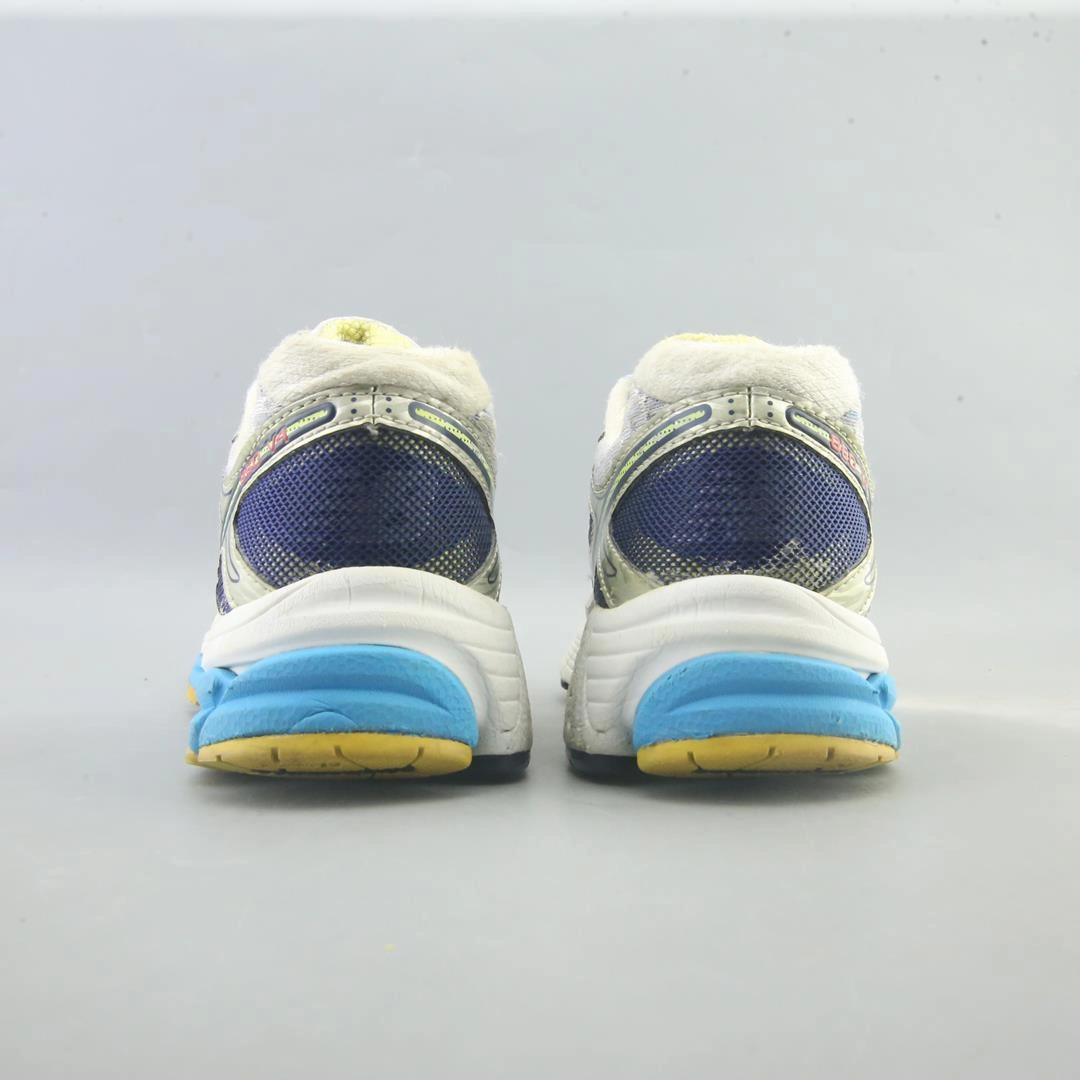 NEW BALANCE 860V4 retro New Balance shoe shots