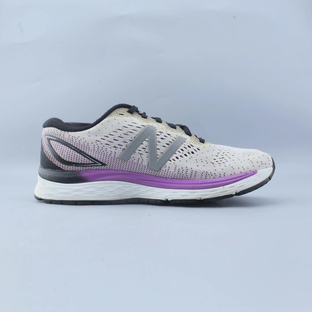 NEW BALANCE 880 V9 stylish New Balance designs