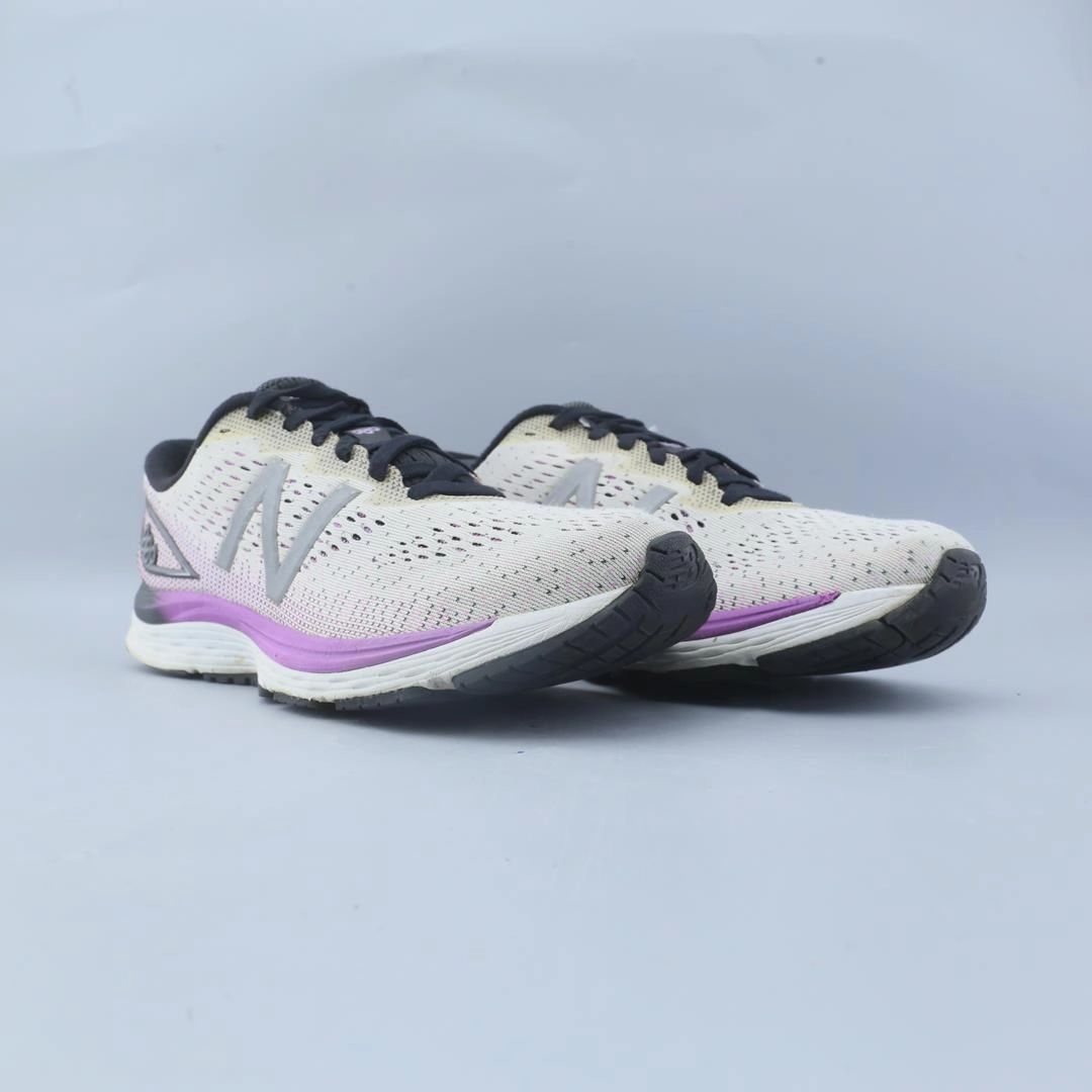 NEW BALANCE 880 V9 stylish New Balance designs