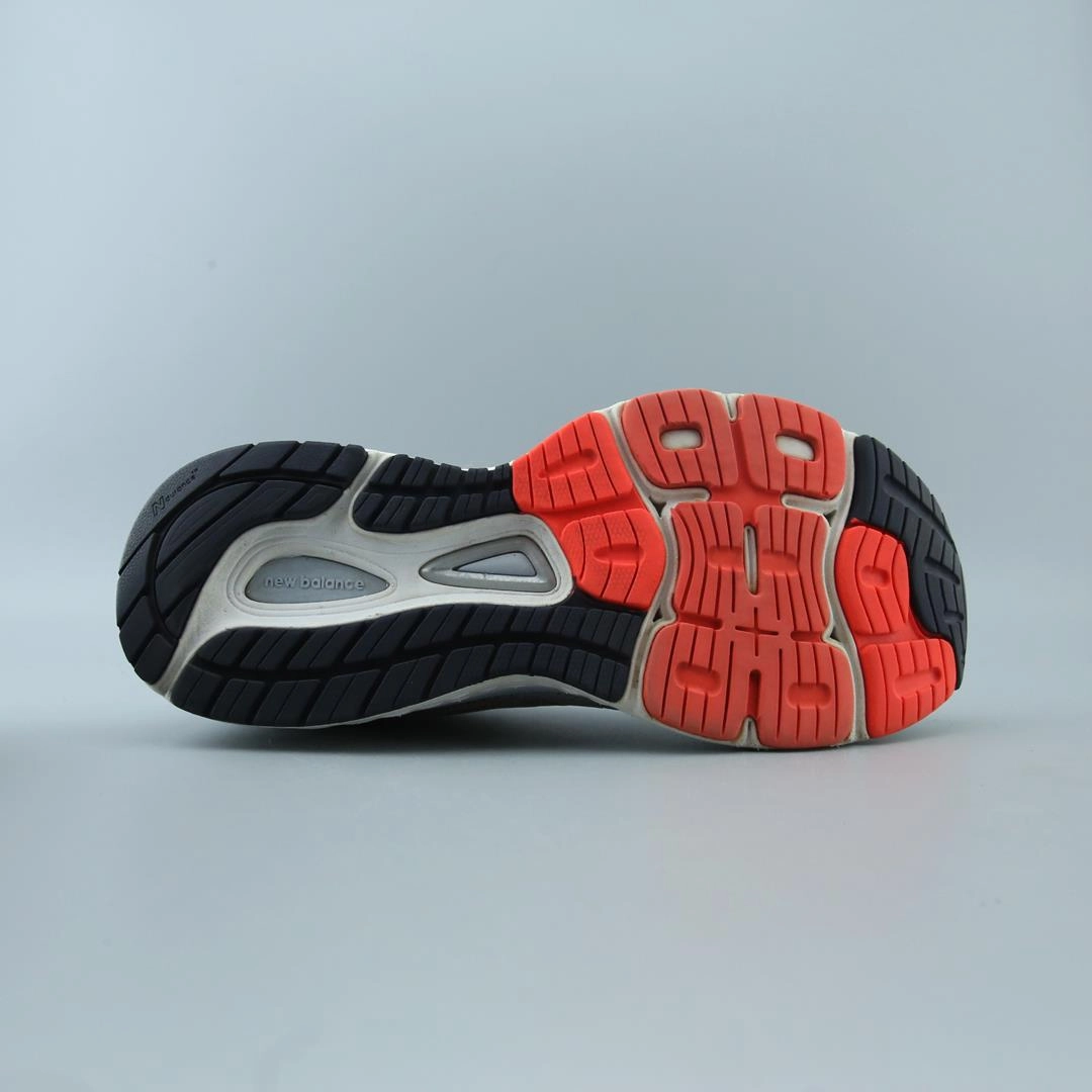 NEW BALANCE 880V8 New Balance trainer visuals