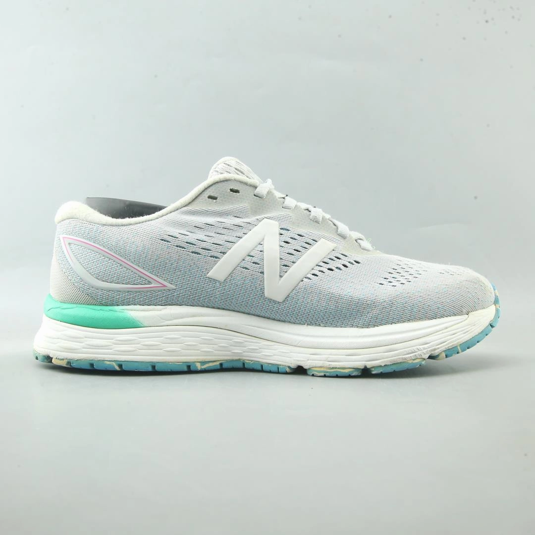 NEW BALANCE 880V9 New Balance casual shoe looks