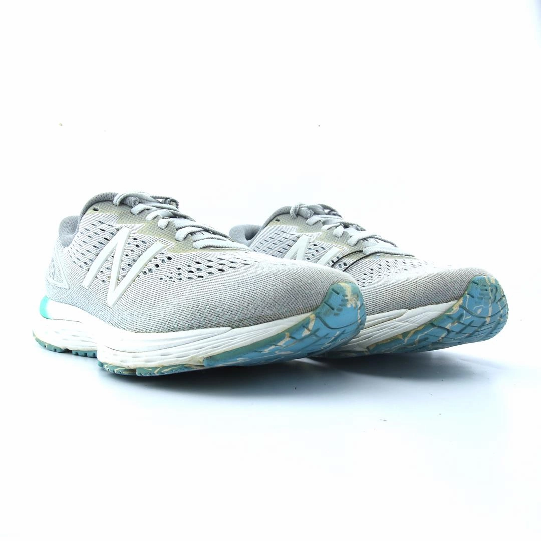 NEW BALANCE 880V.9 New Balance casual shoe looks