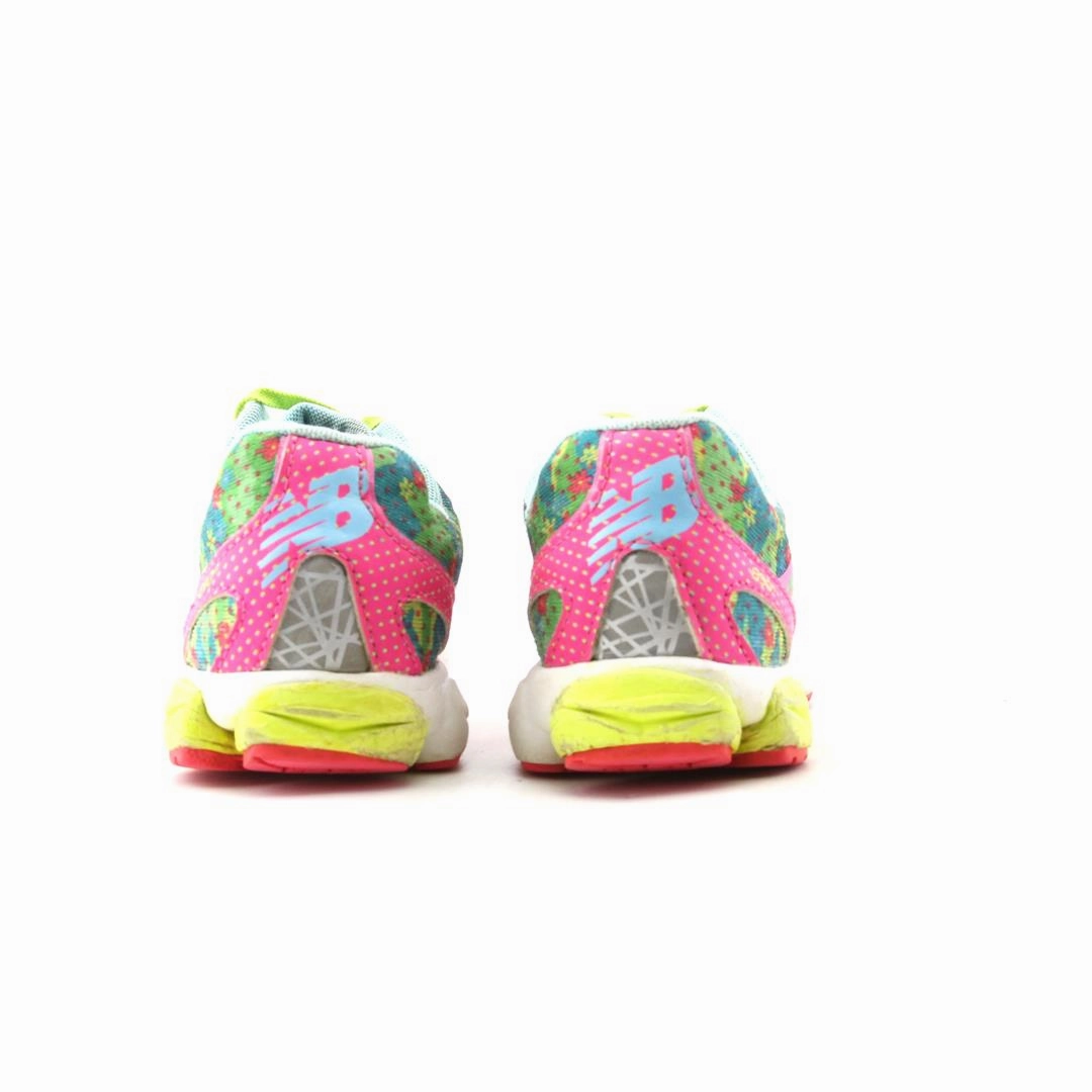 NEW BALANCE 890V5 GRADE-SCHOOL retro New Balance shoe shots