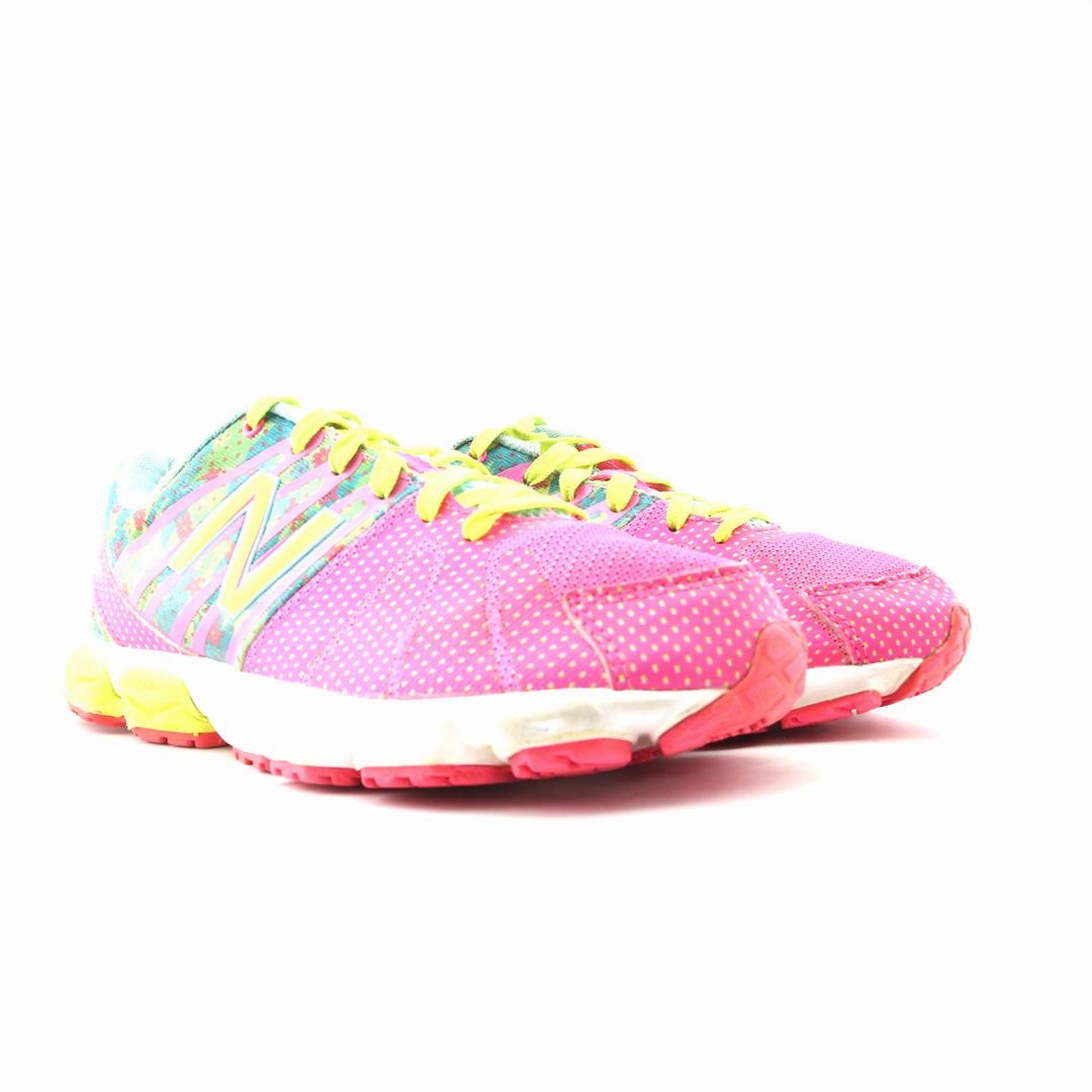NEW BALANCE 890V5 GRADE-SCHOOL retro New Balance shoe shots