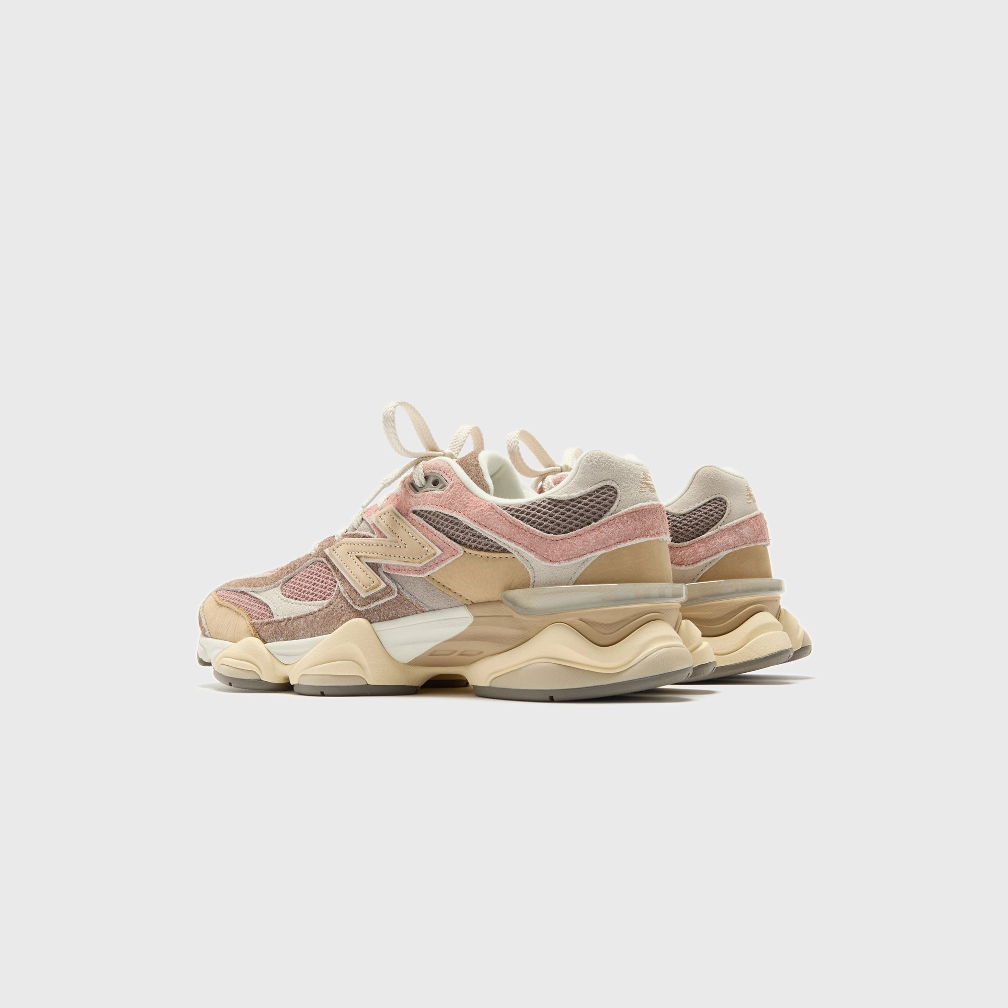 New Balance 9060 - Landslide / Mushroom / Incense Nike Air Force 1 edition
