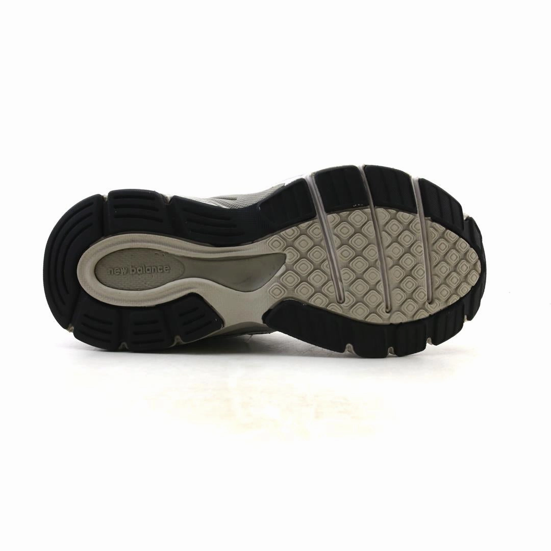 NEW BALANCE 990V3 retro New Balance shoe shots