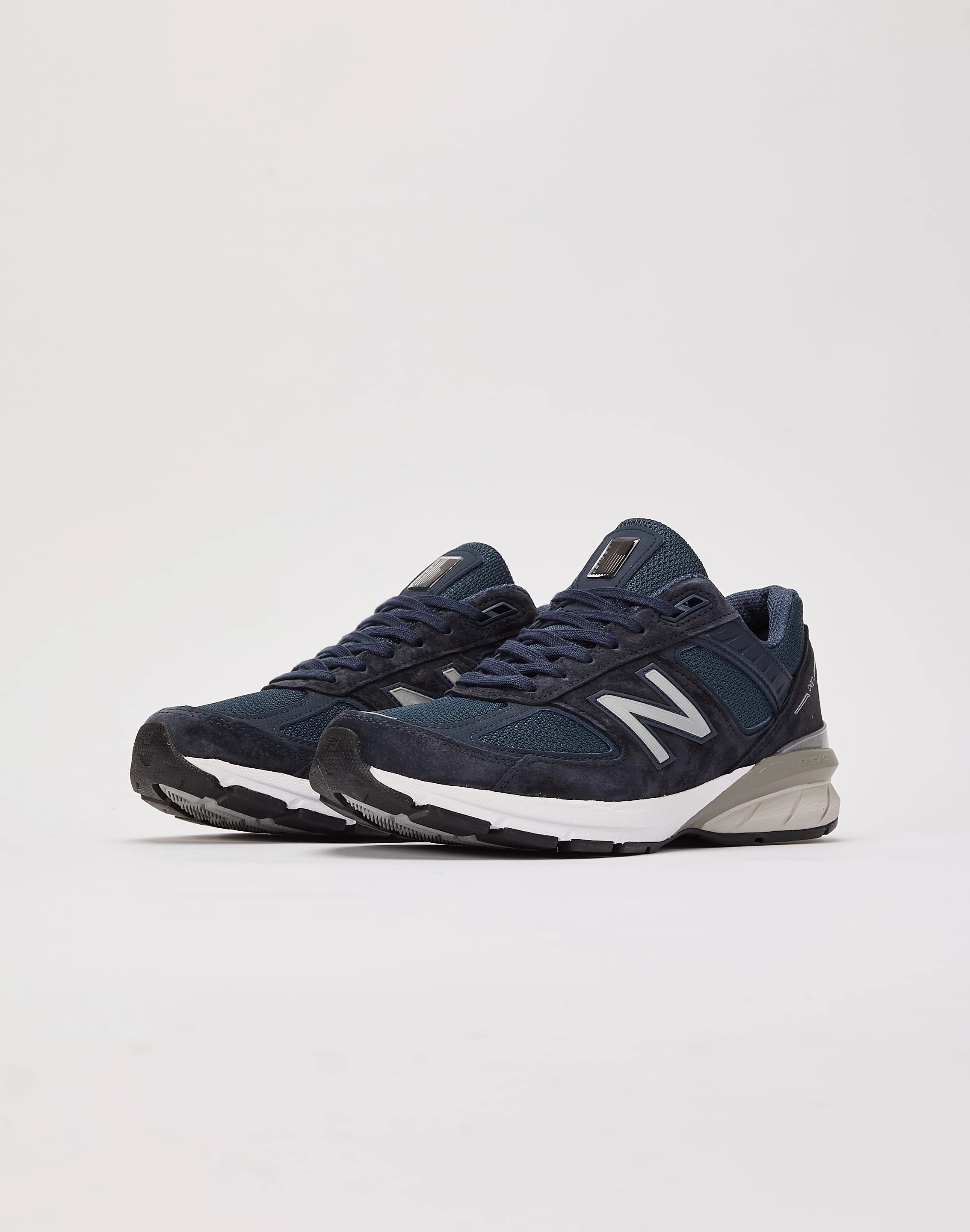 New Balance 990v5 Cushioned Shoes