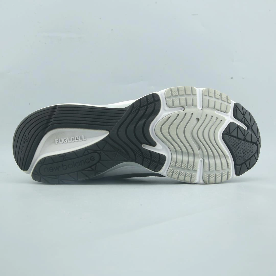 NEW BALANCE 990V6 New Balance trainer visuals