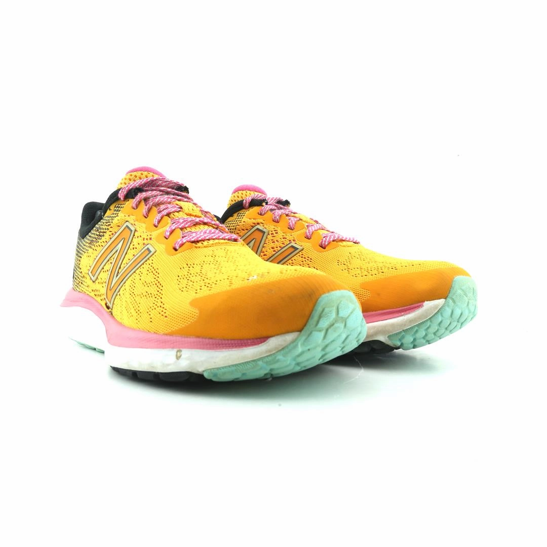 NEW BALANCE FRESH FOAM 680 V7 New Balance casual shoe looks