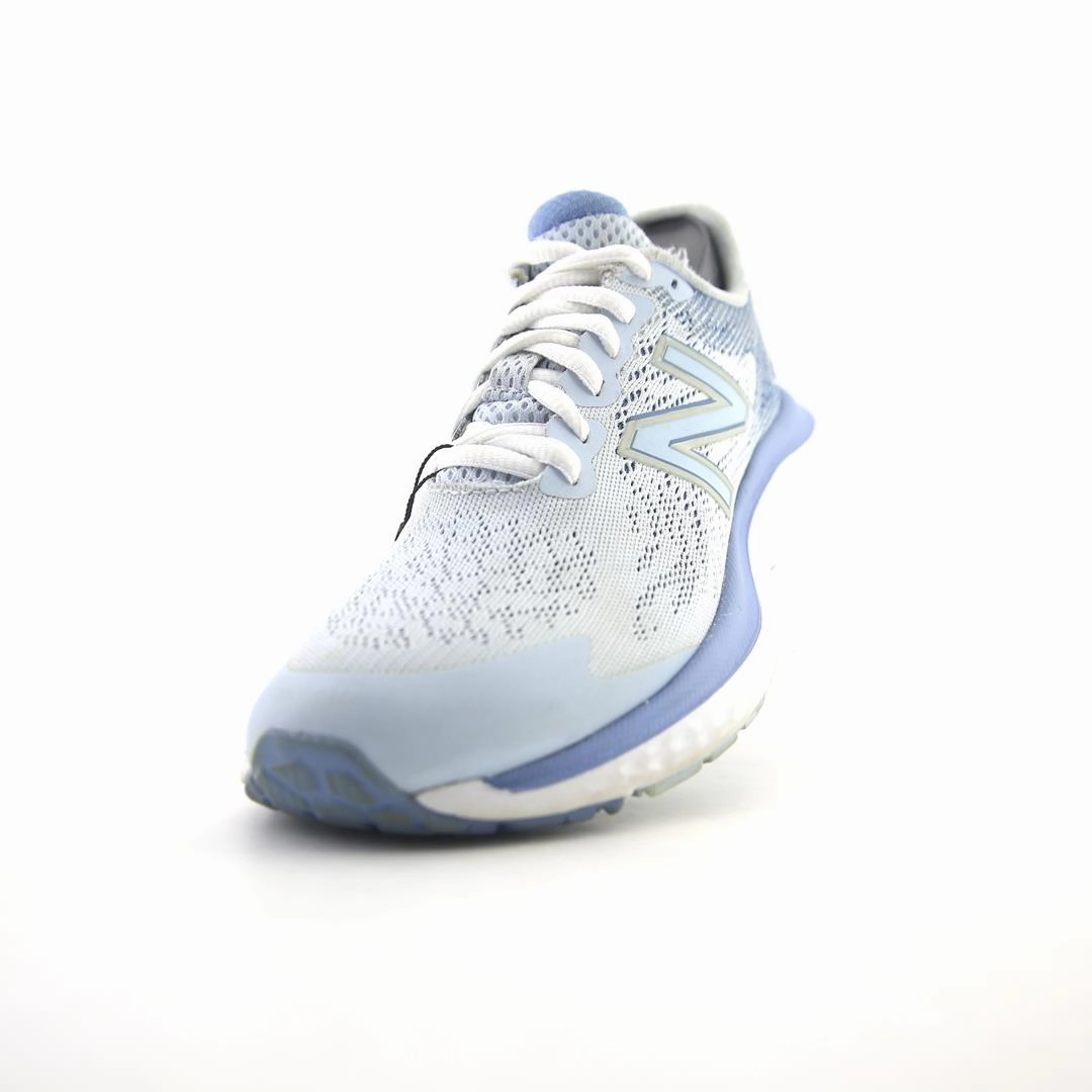 NEW BALANCE FRESH FOAM 680V7 retro New Balance shoe shots