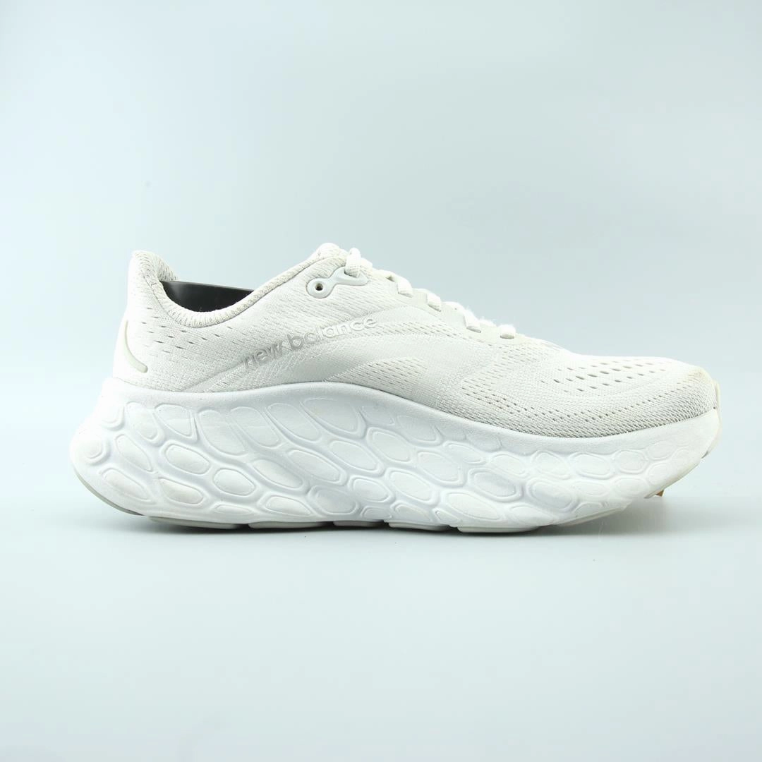 NEW BALANCE FRESH FOAM MORE V4 stylish New Balance designs